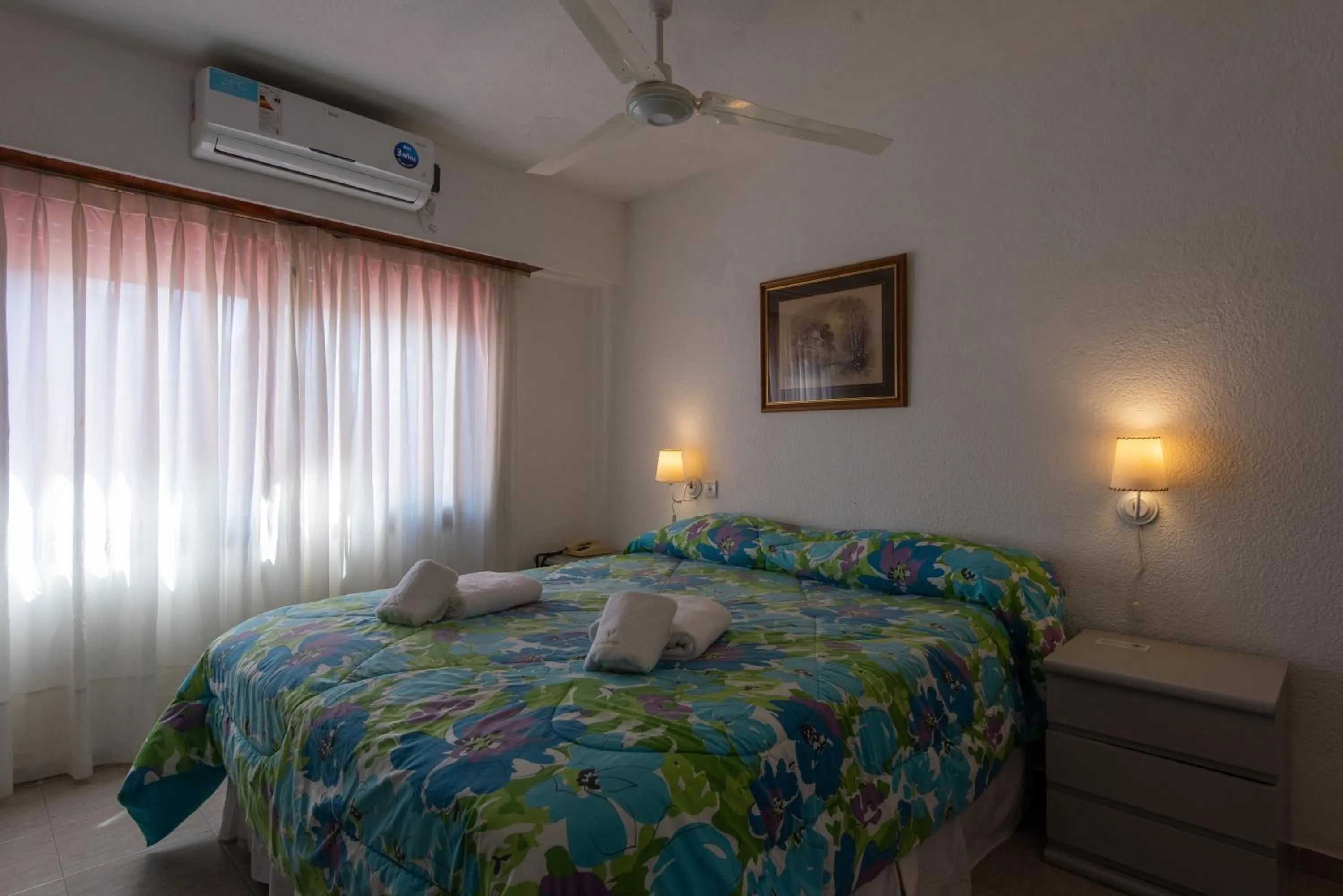 Bed in Hotel Victoria