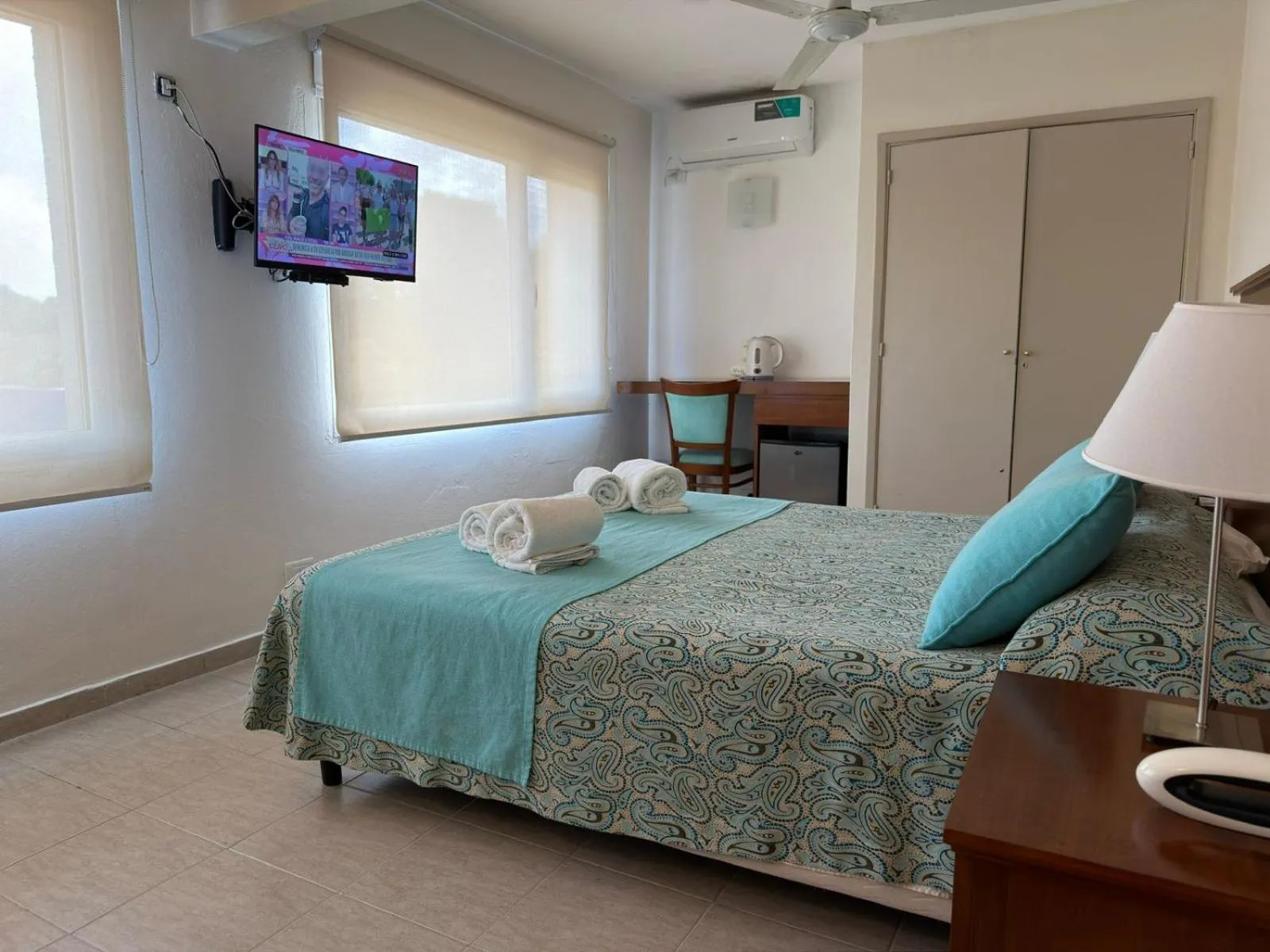 Bed in Hotel Victoria