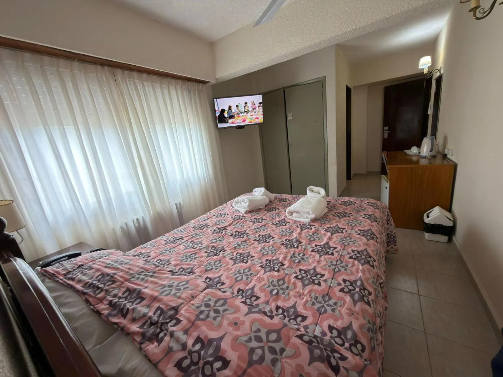 Bed in Hotel Victoria