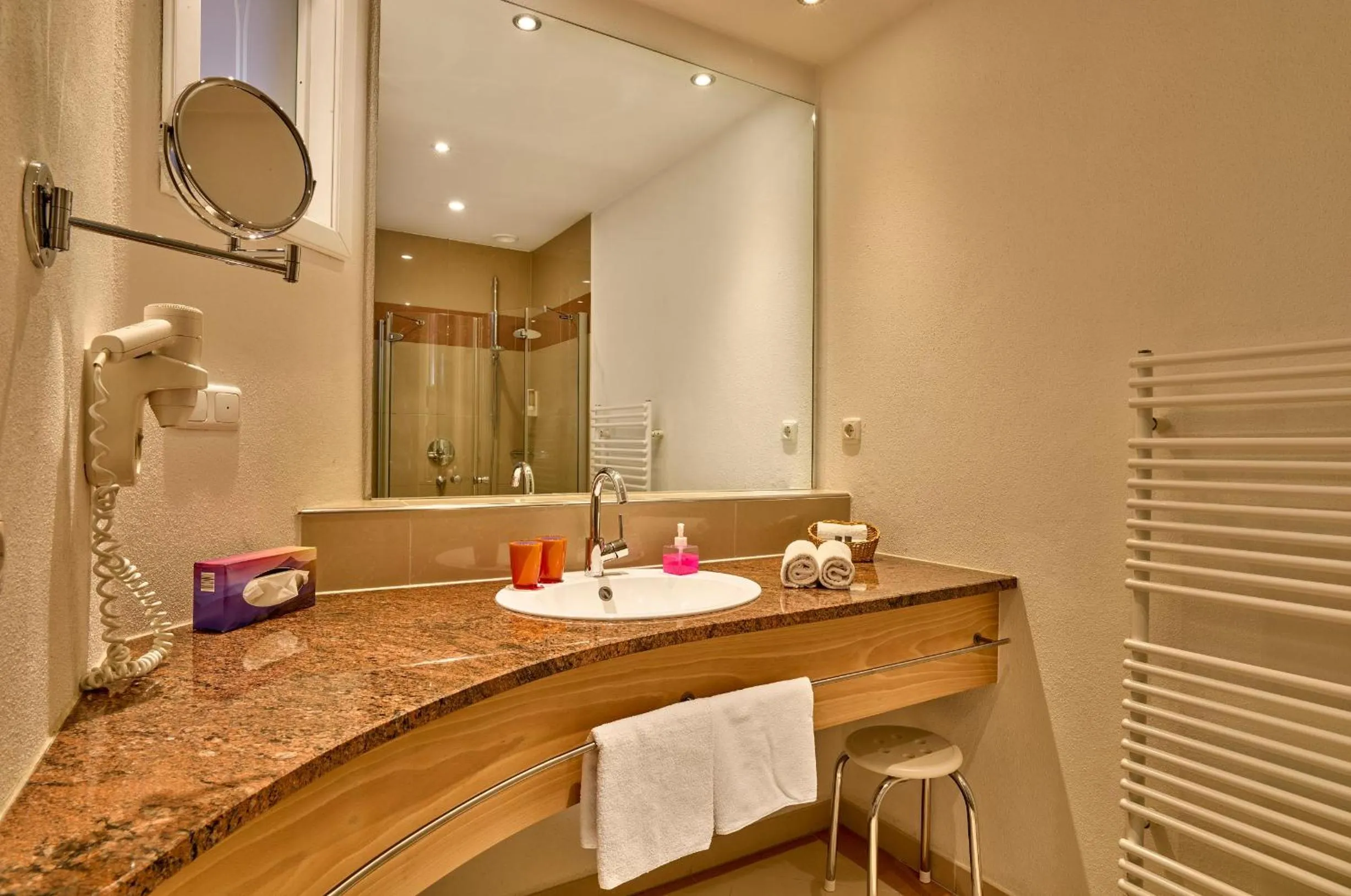 Bathroom in Panoramahotel Grobauer