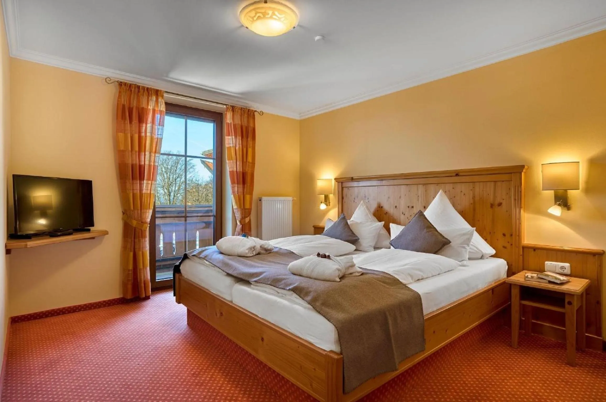 Bed in Panoramahotel Grobauer