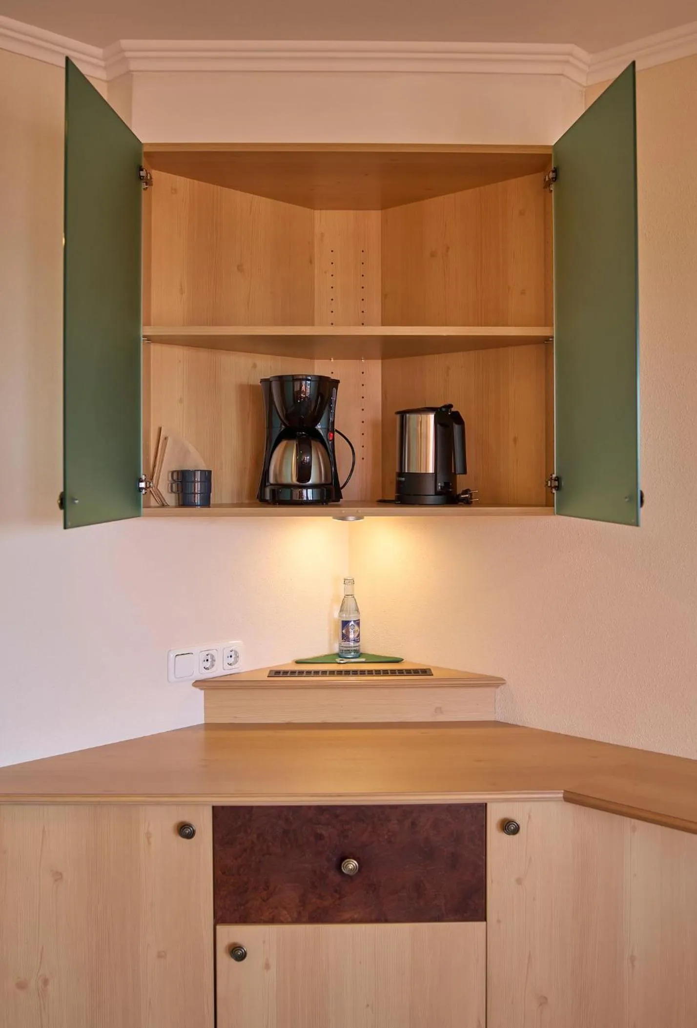 Coffee/tea facilities in Panoramahotel Grobauer