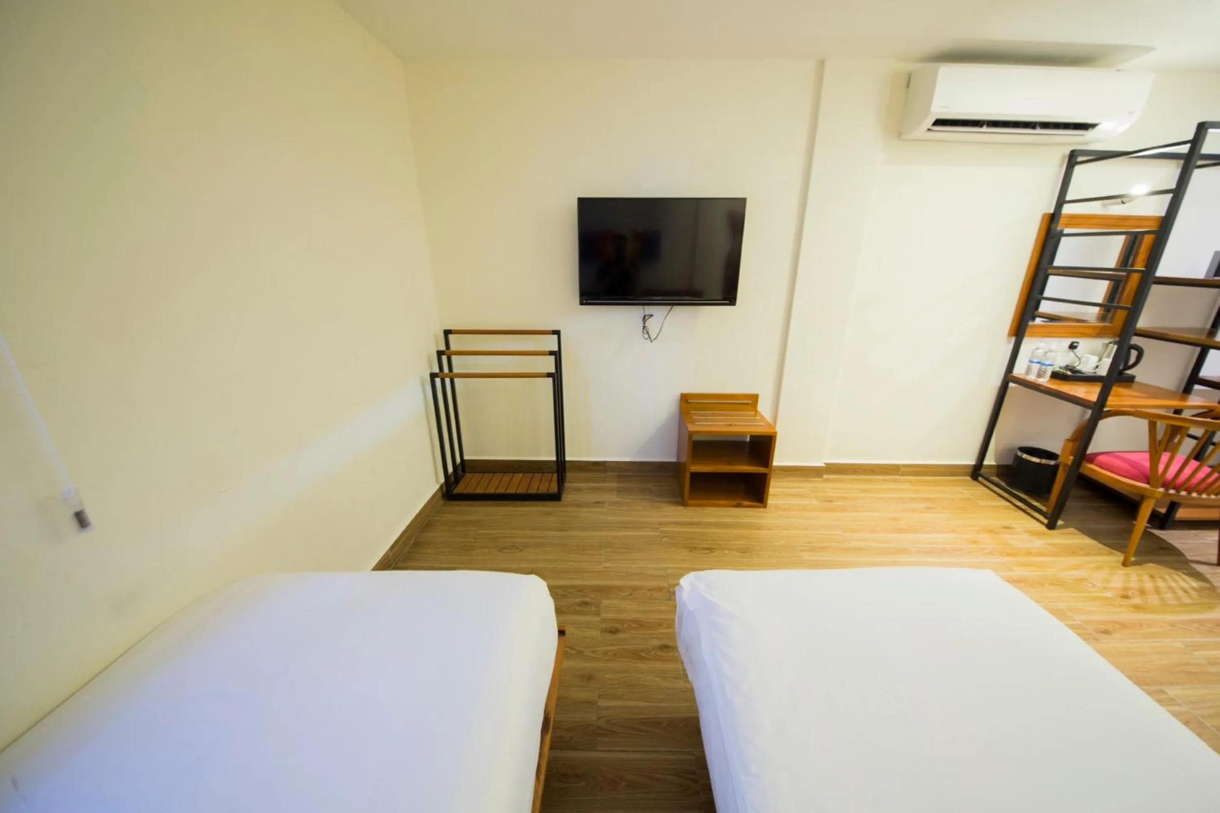 TV and multimedia, Bed in The Point Boutique Hotel