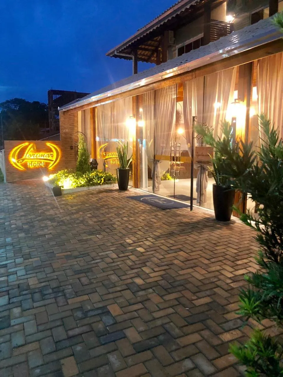 Property building in Hotel Lorimar