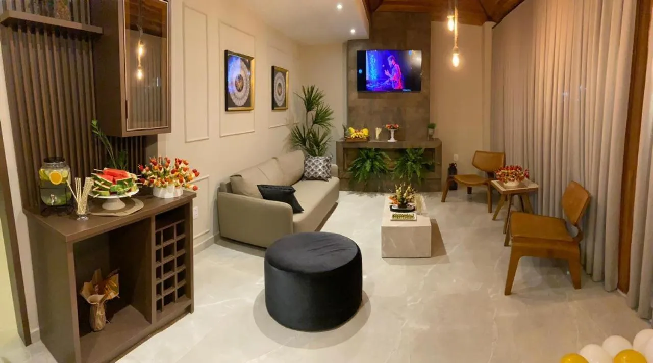 Communal lounge/ TV room in Hotel Lorimar