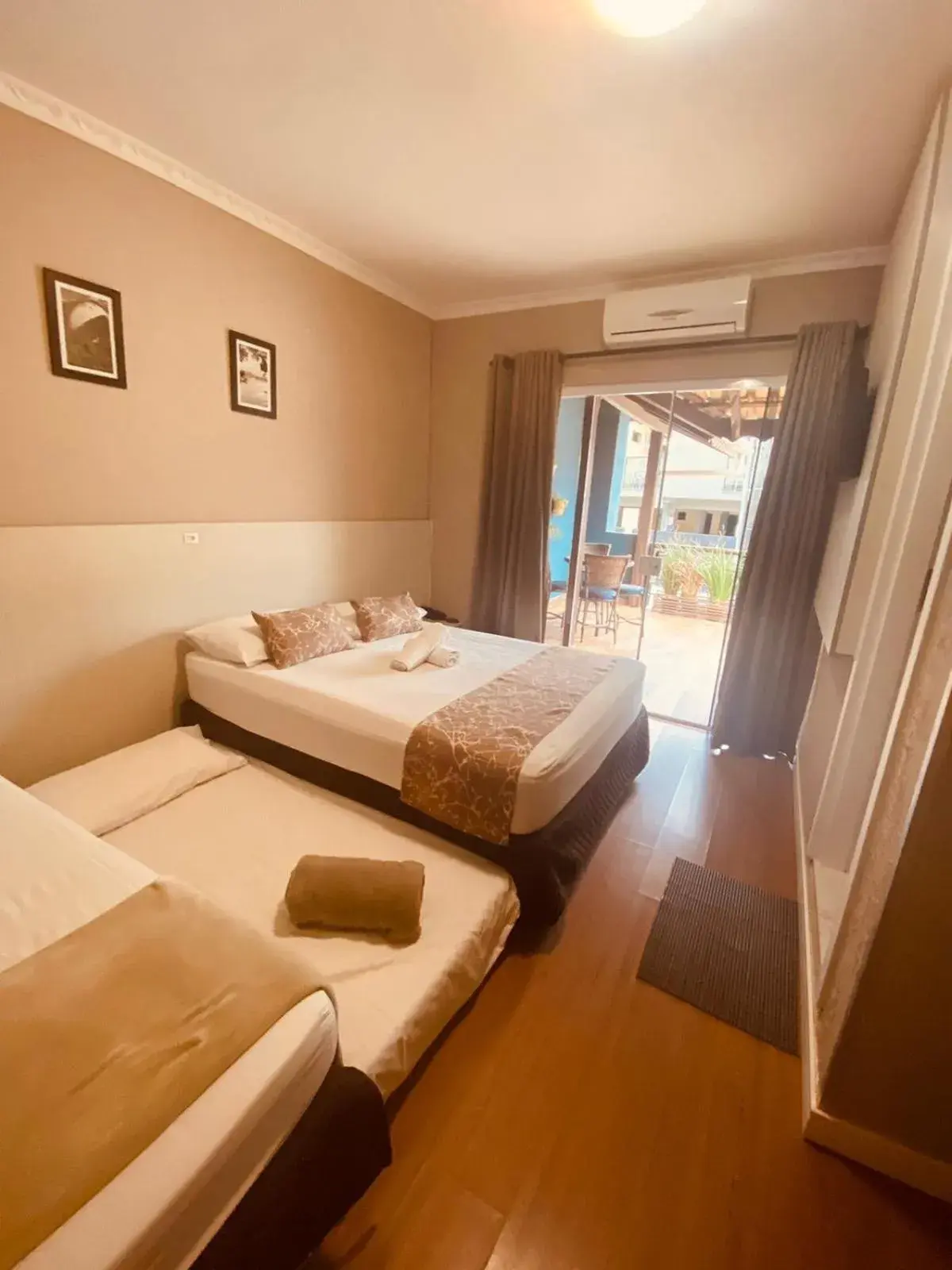 Family Room with Terrace in Hotel Lorimar Family Room with Terrace in Hotel Lorimar