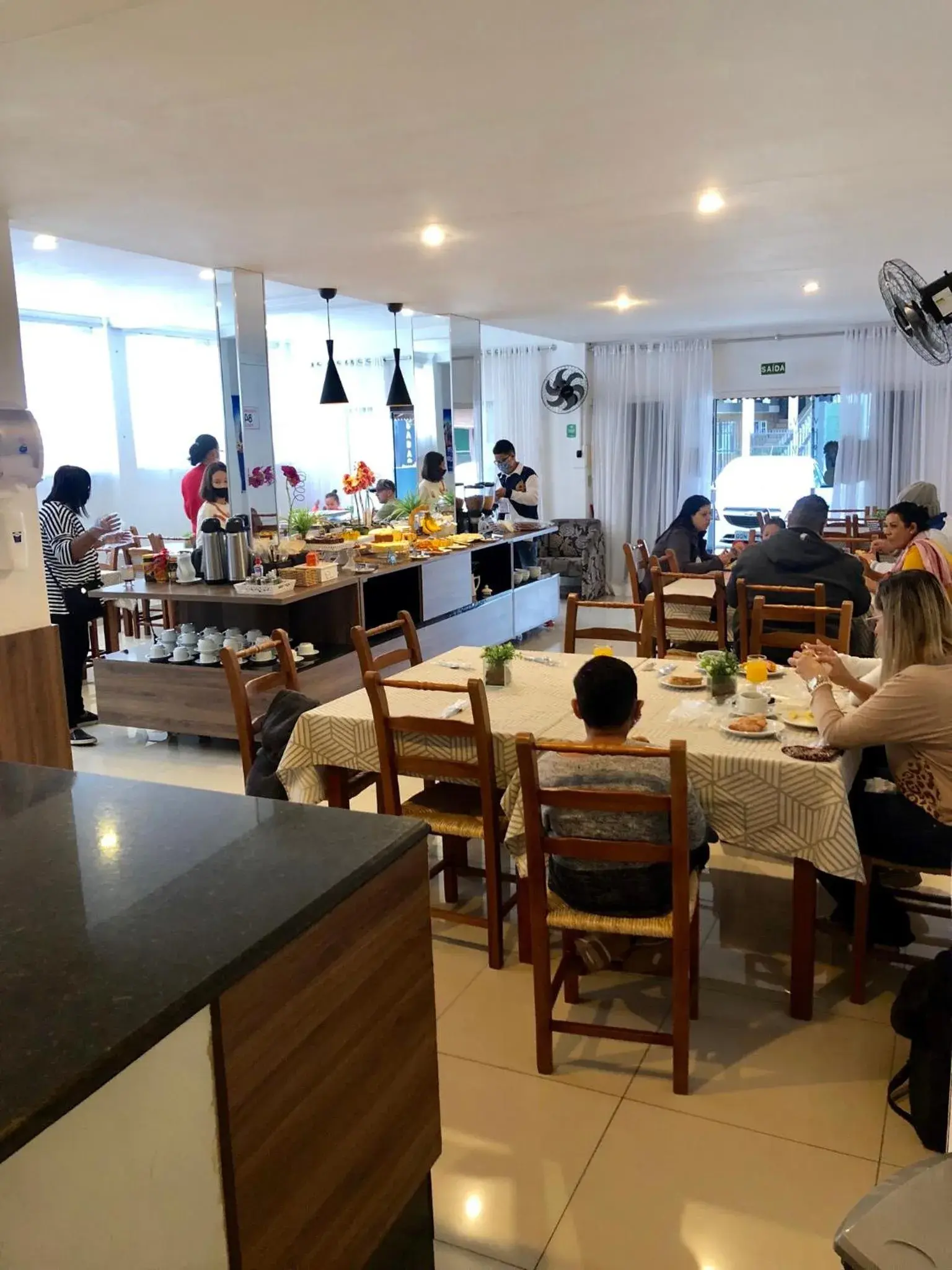 Restaurant/places to eat in Hotel Lorimar Restaurant/places to eat in Hotel Lorimar