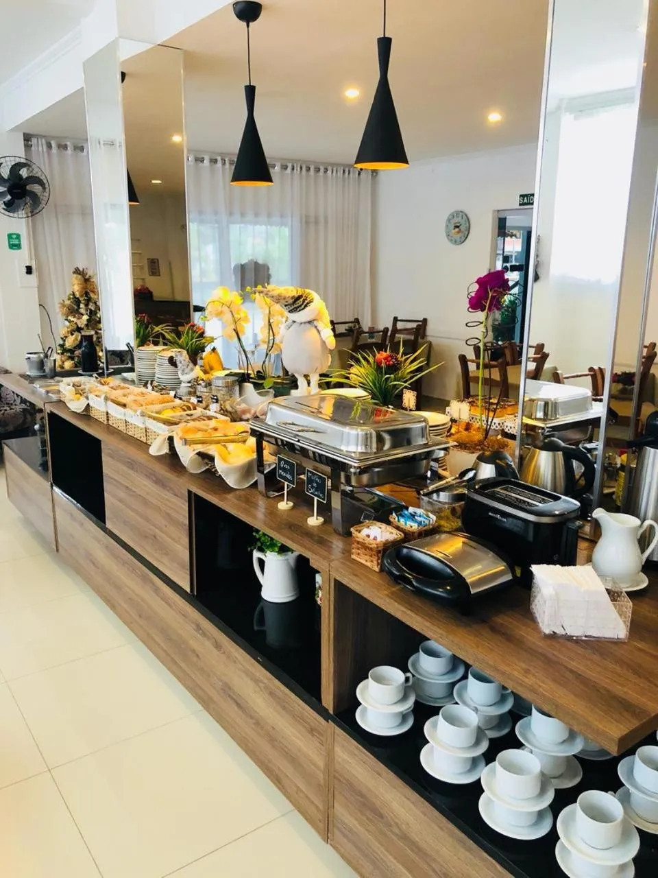 Buffet breakfast in Hotel Lorimar