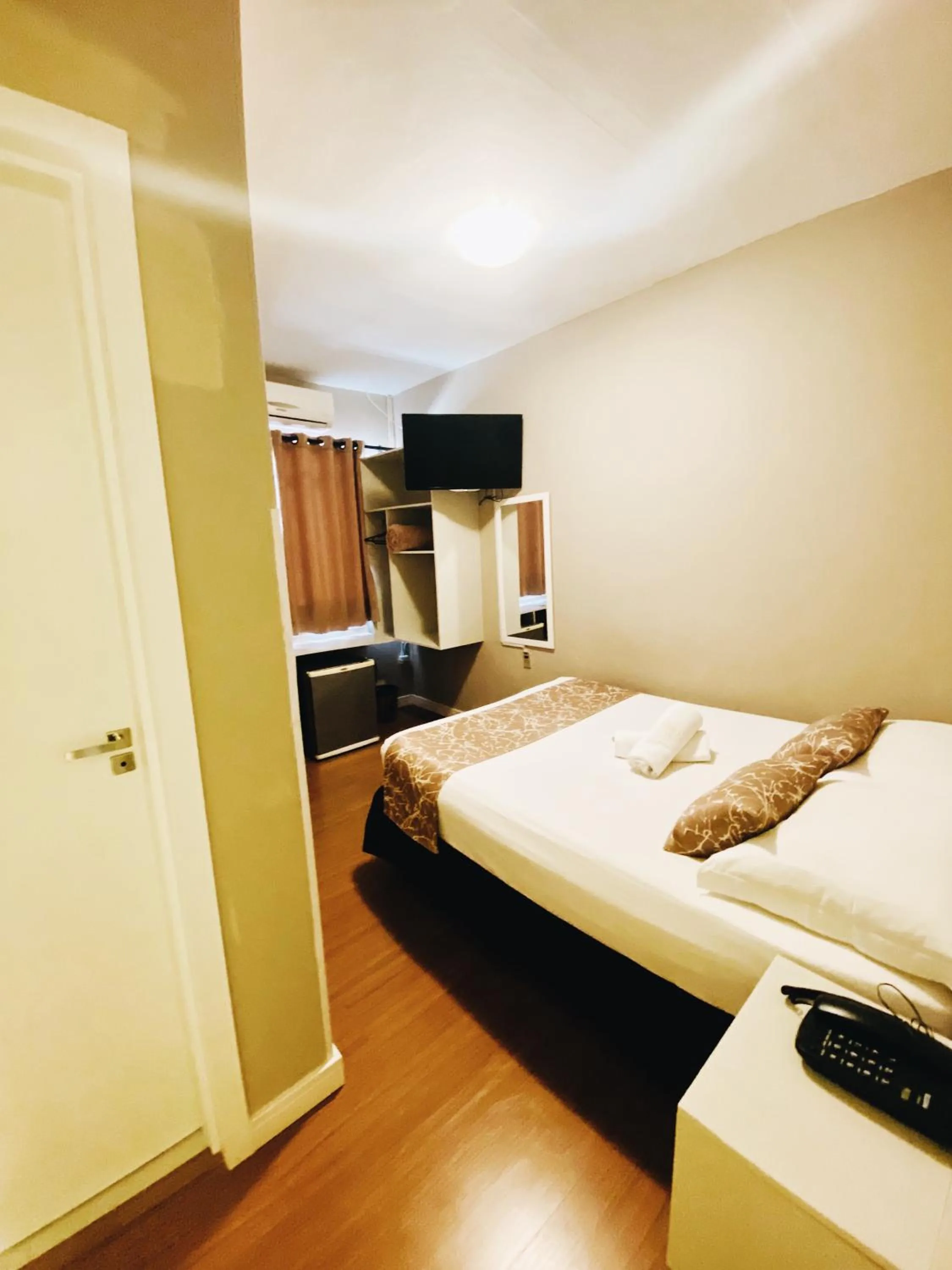 Bed in Hotel Lorimar