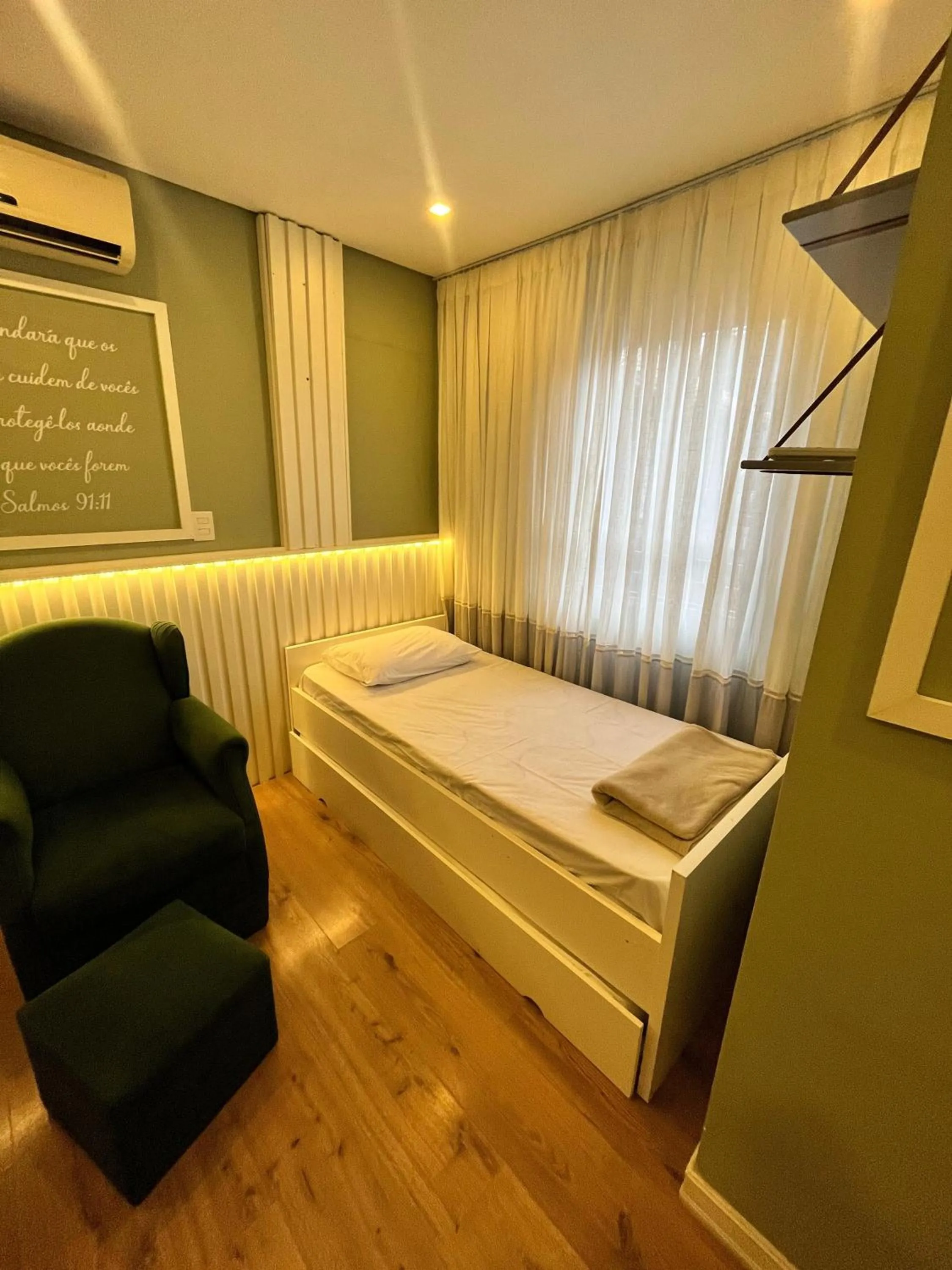 Bed in Hotel Lorimar