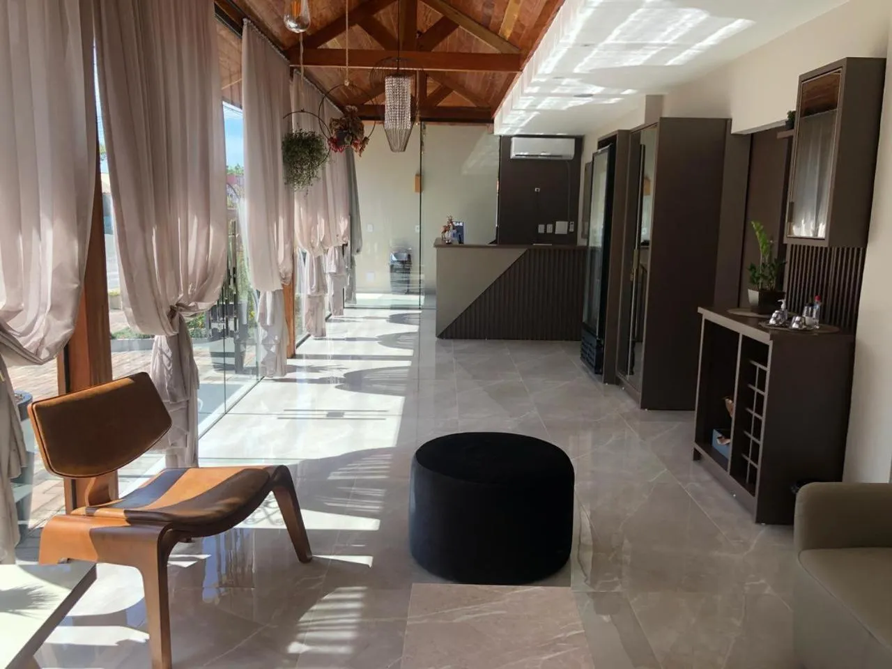 Communal lounge/ TV room in Hotel Lorimar