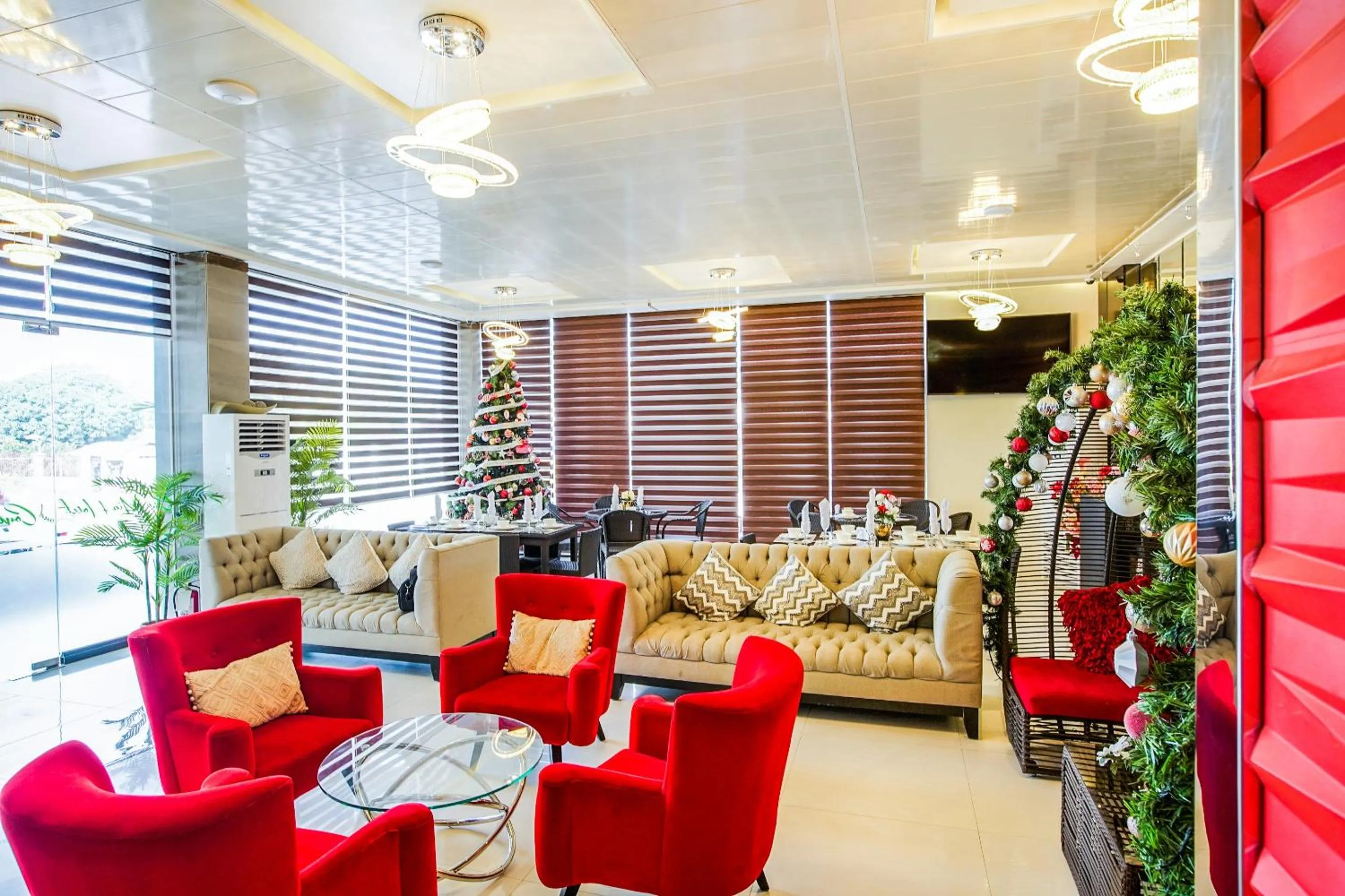 Lobby or reception in OYO 489 Casa Mia Hotel Suites