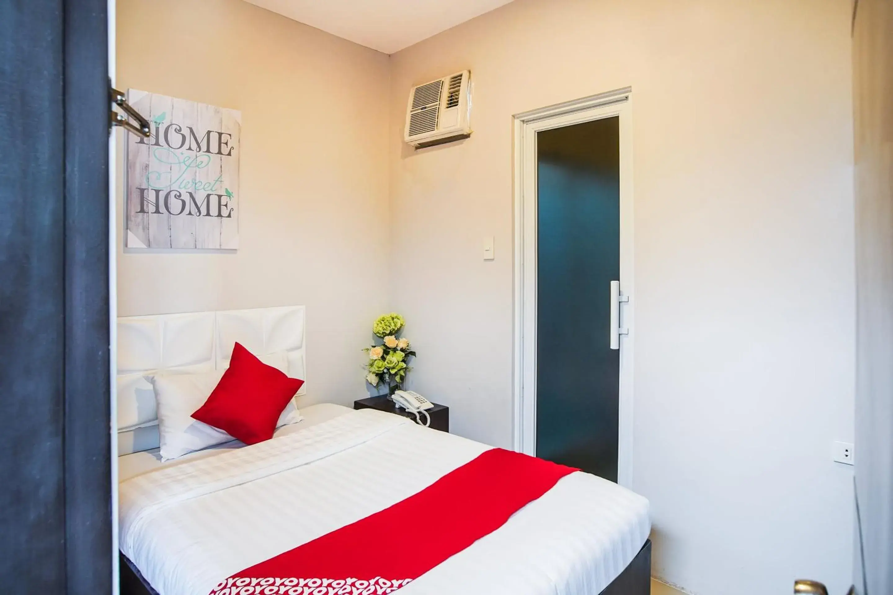 Standard Single Room - single occupancy in OYO 489 Casa Mia Hotel Suites Standard Single Room - single occupancy in OYO 489 Casa Mia Hotel Suites