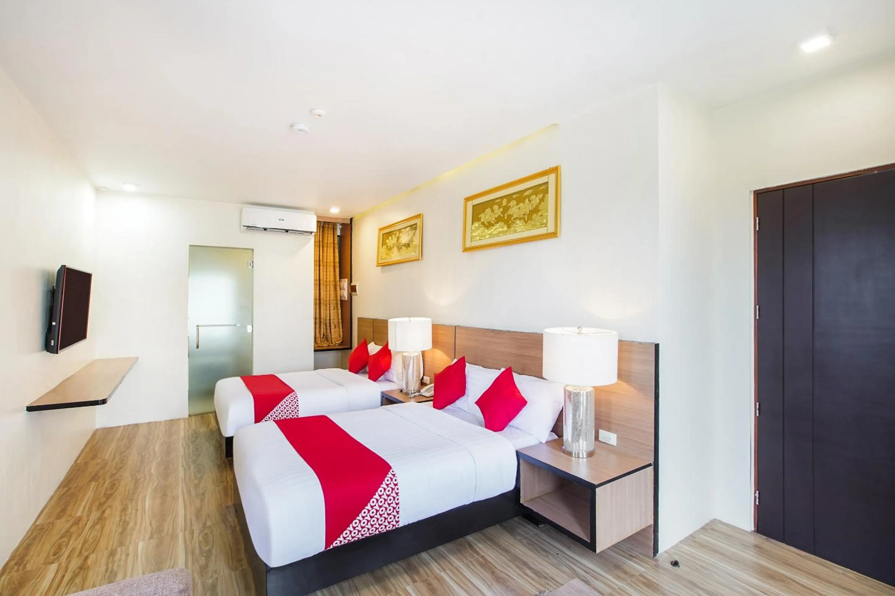 Bedroom, Bed in OYO 489 Casa Mia Hotel Suites