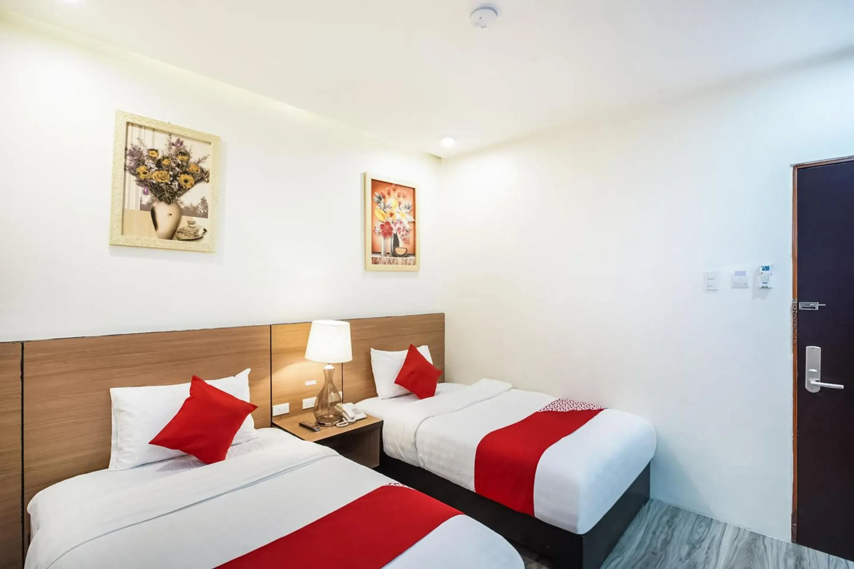 Superior Twin in OYO 489 Casa Mia Hotel Suites Superior Twin in OYO 489 Casa Mia Hotel Suites