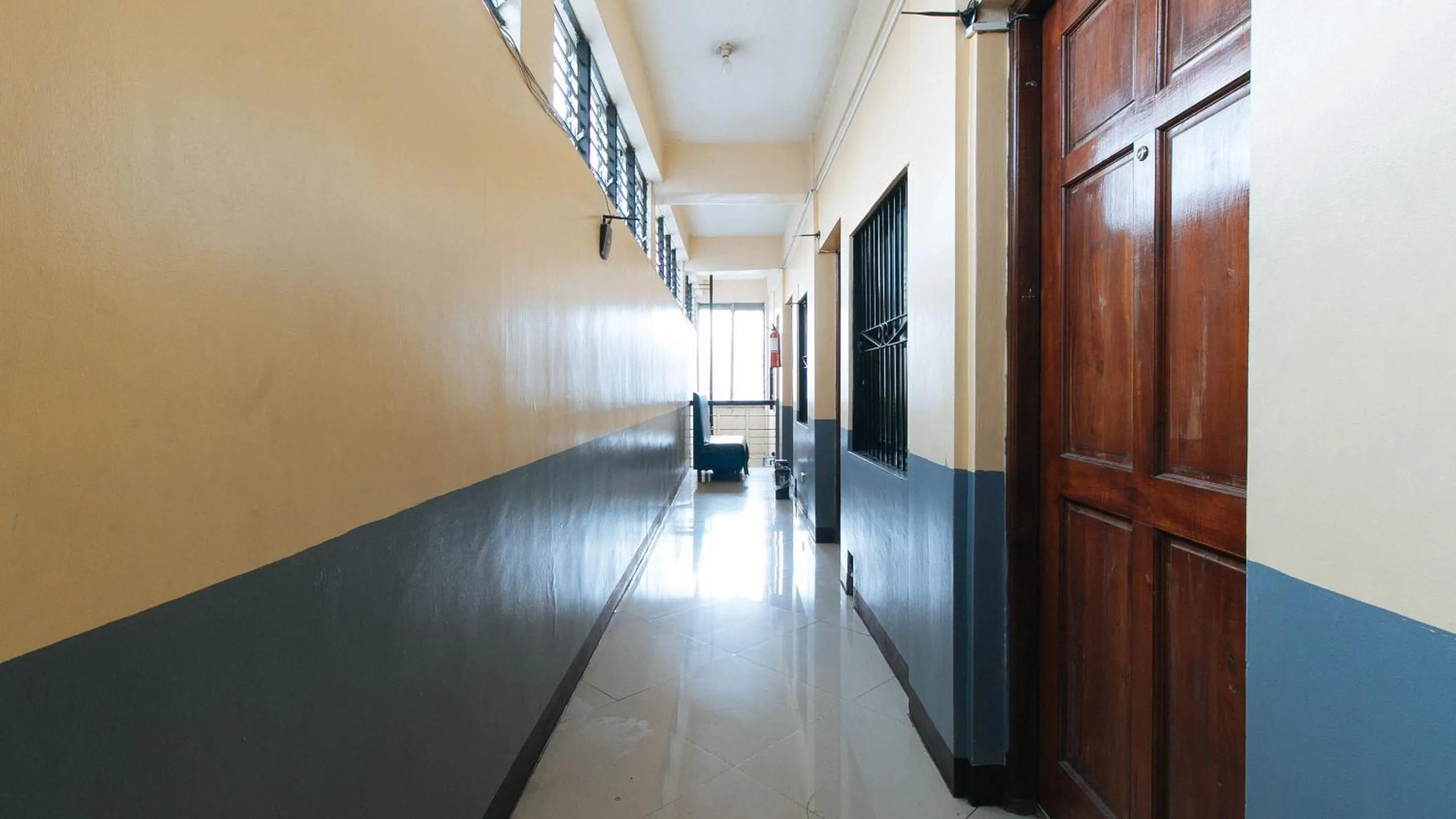 Area and facilities in RedDoorz at V-Cat Apartelle Sampaloc Manila