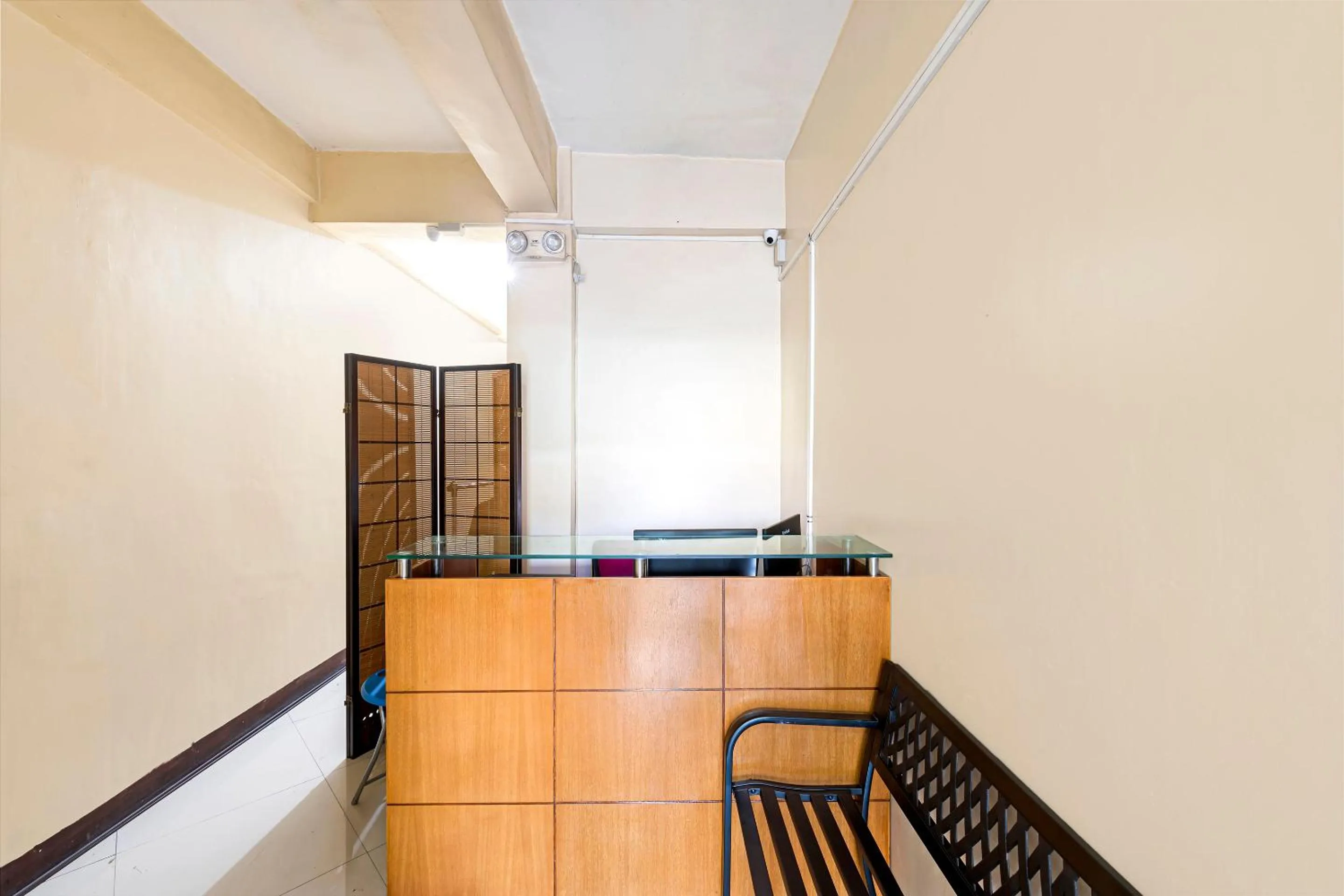 Lobby or reception in RedDoorz at V-Cat Apartelle Sampaloc Manila