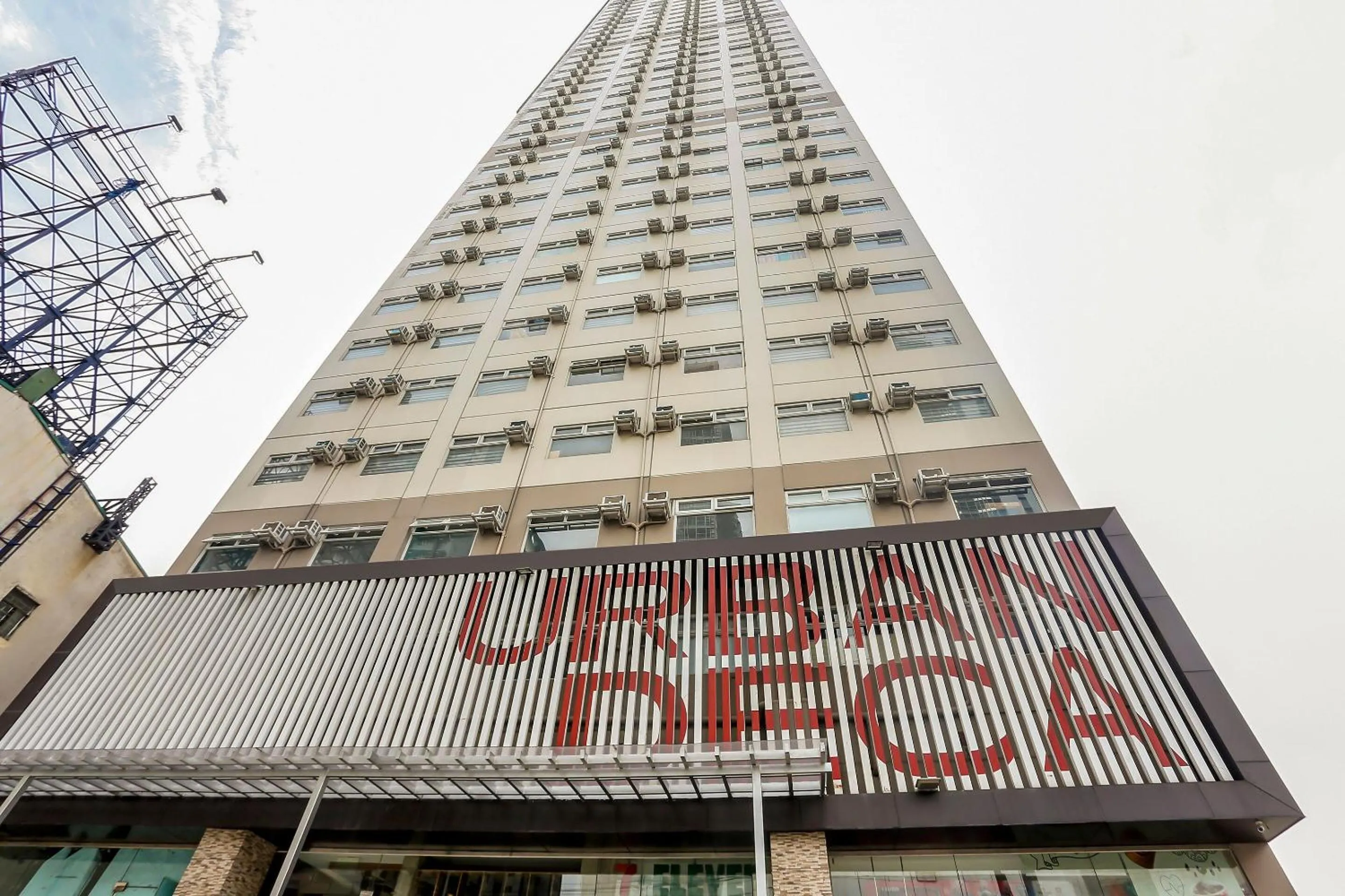 Facade/entrance in OYO 474 Nizami Condotel