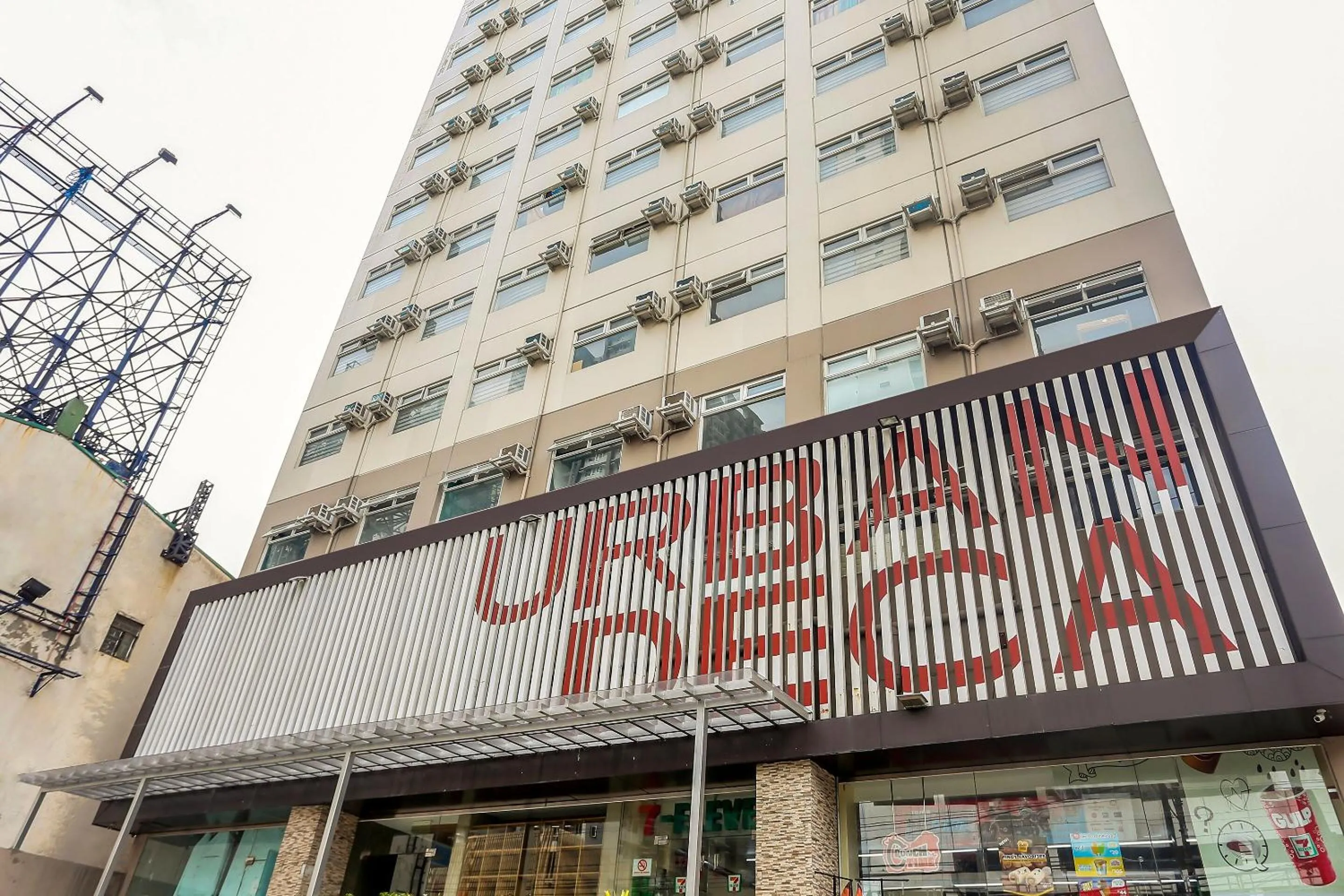 Facade/entrance in OYO 474 Nizami Condotel
