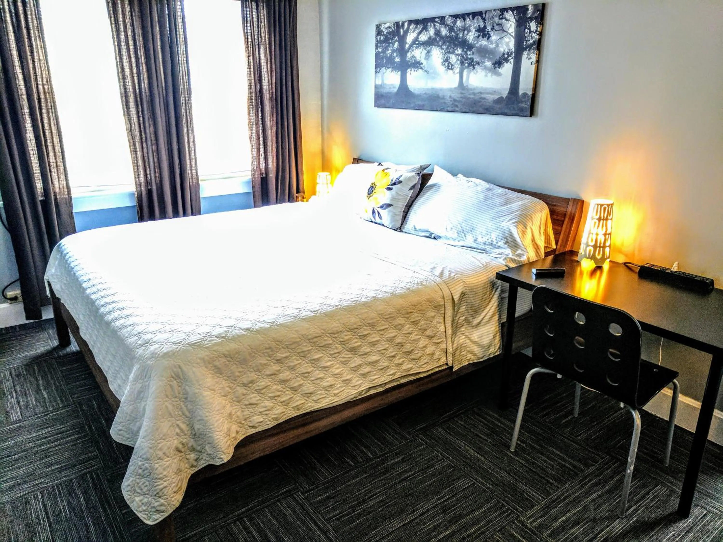 Bedroom, Bed in The Wayfaring Buckeye Hostel