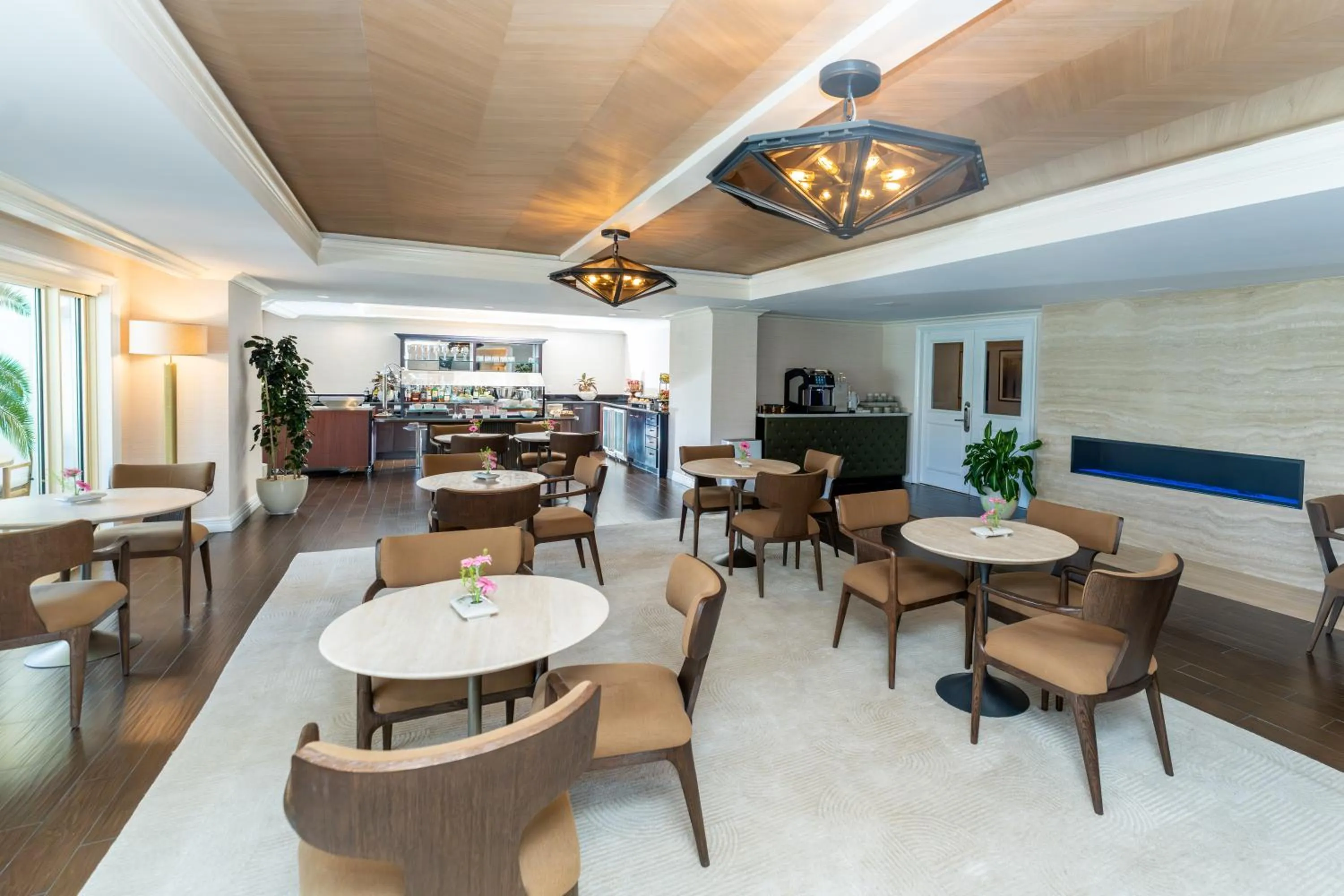 Restaurant/places to eat in Eau Resort & Spa