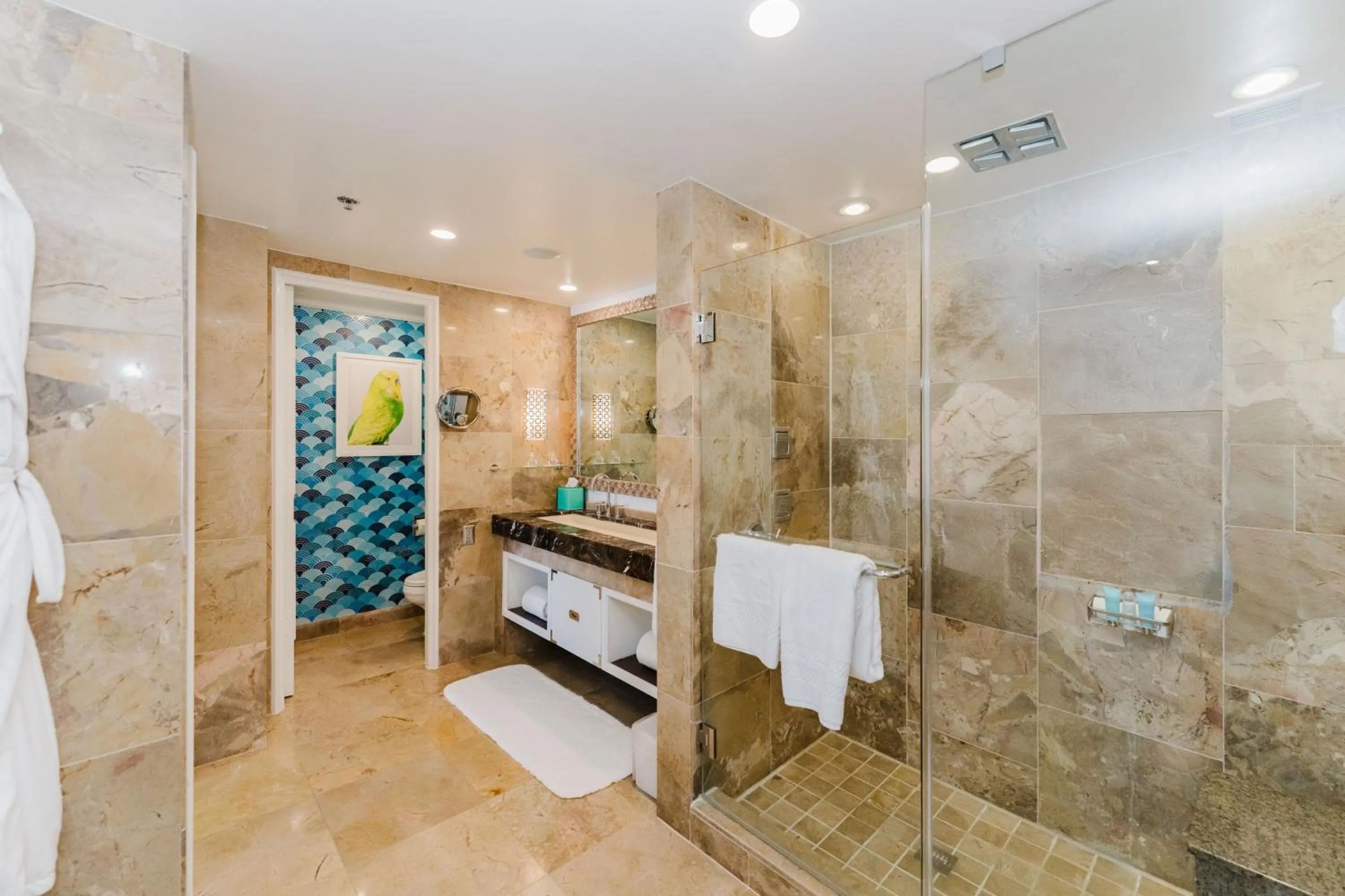 Shower in Eau Palm Beach Resort & Spa