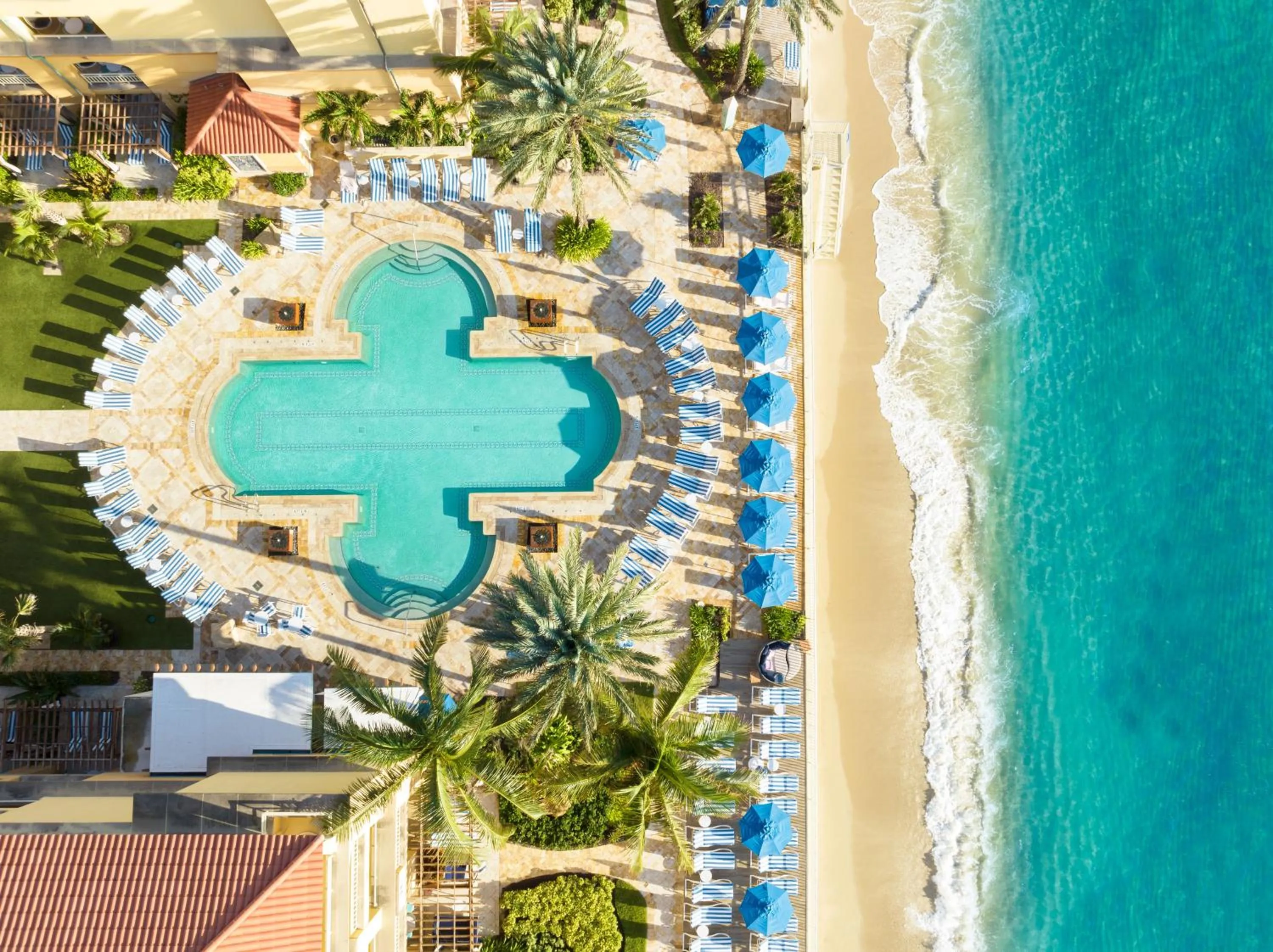 Swimming pool in Eau Palm Beach Resort & Spa
