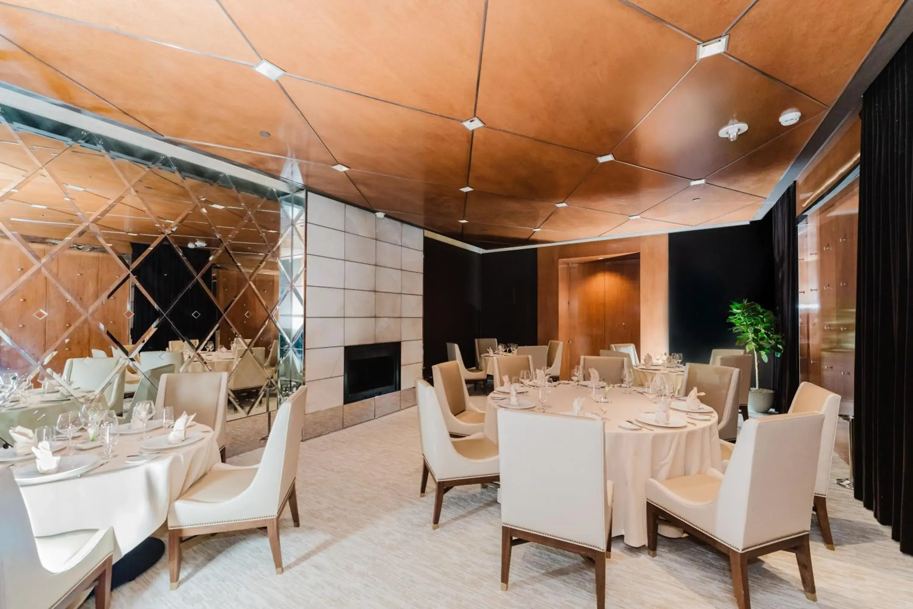 Restaurant/places to eat in Eau Palm Beach Resort & Spa Restaurant/places to eat in Eau Palm Beach Resort & Spa