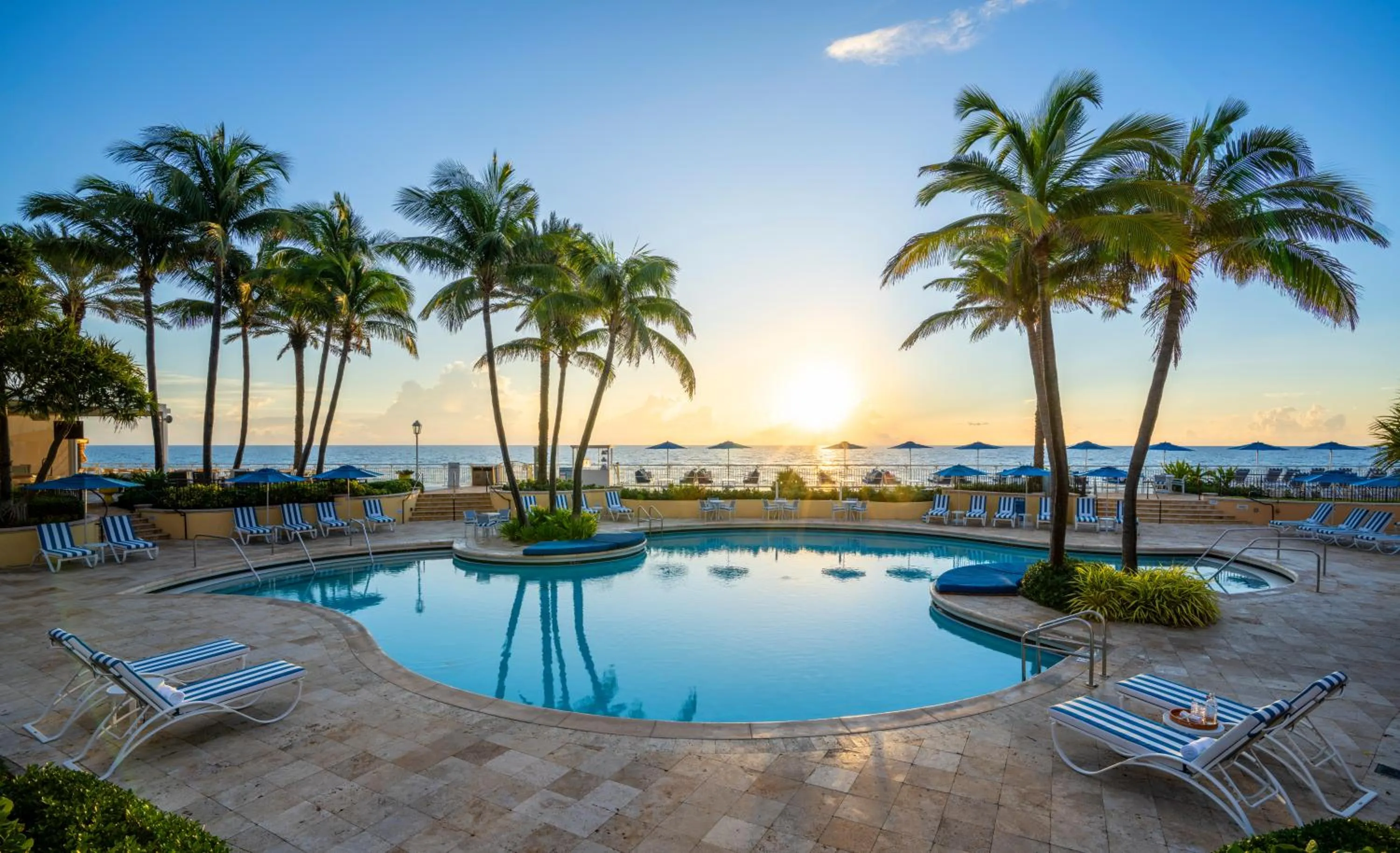 Swimming pool in Eau Resort & Spa