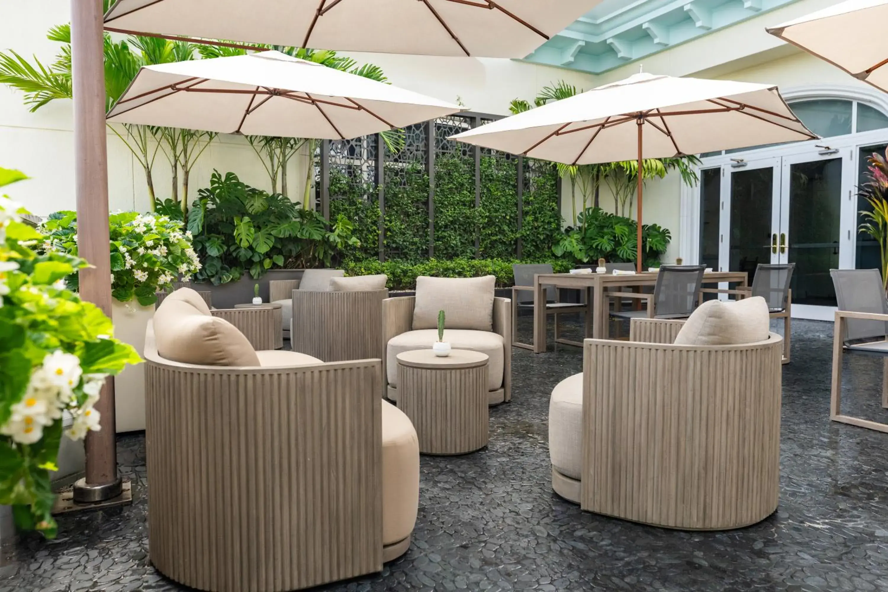 Restaurant/places to eat in Eau Palm Beach Resort & Spa Restaurant/places to eat in Eau Palm Beach Resort & Spa