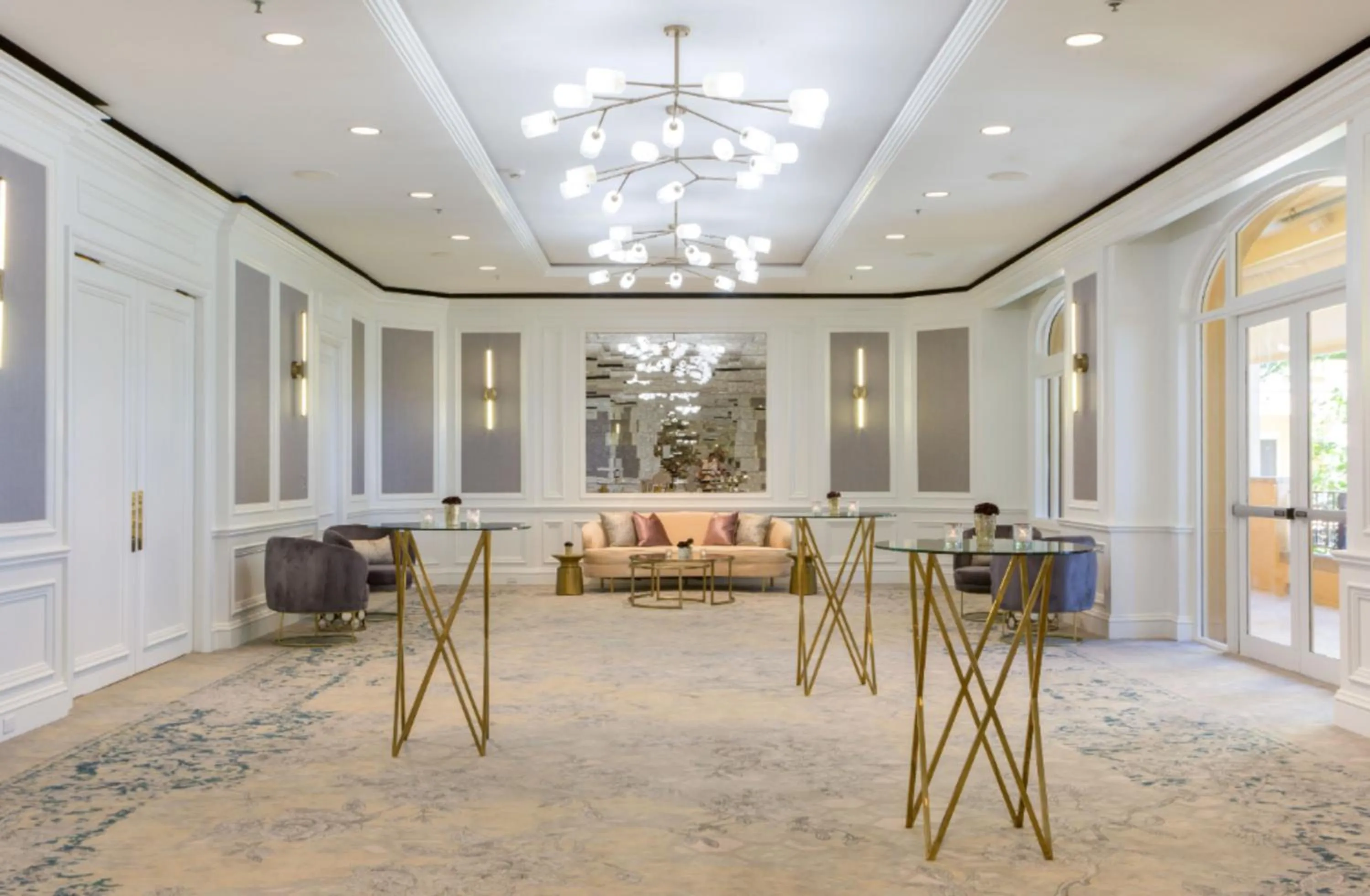 Seating area in Eau Resort & Spa