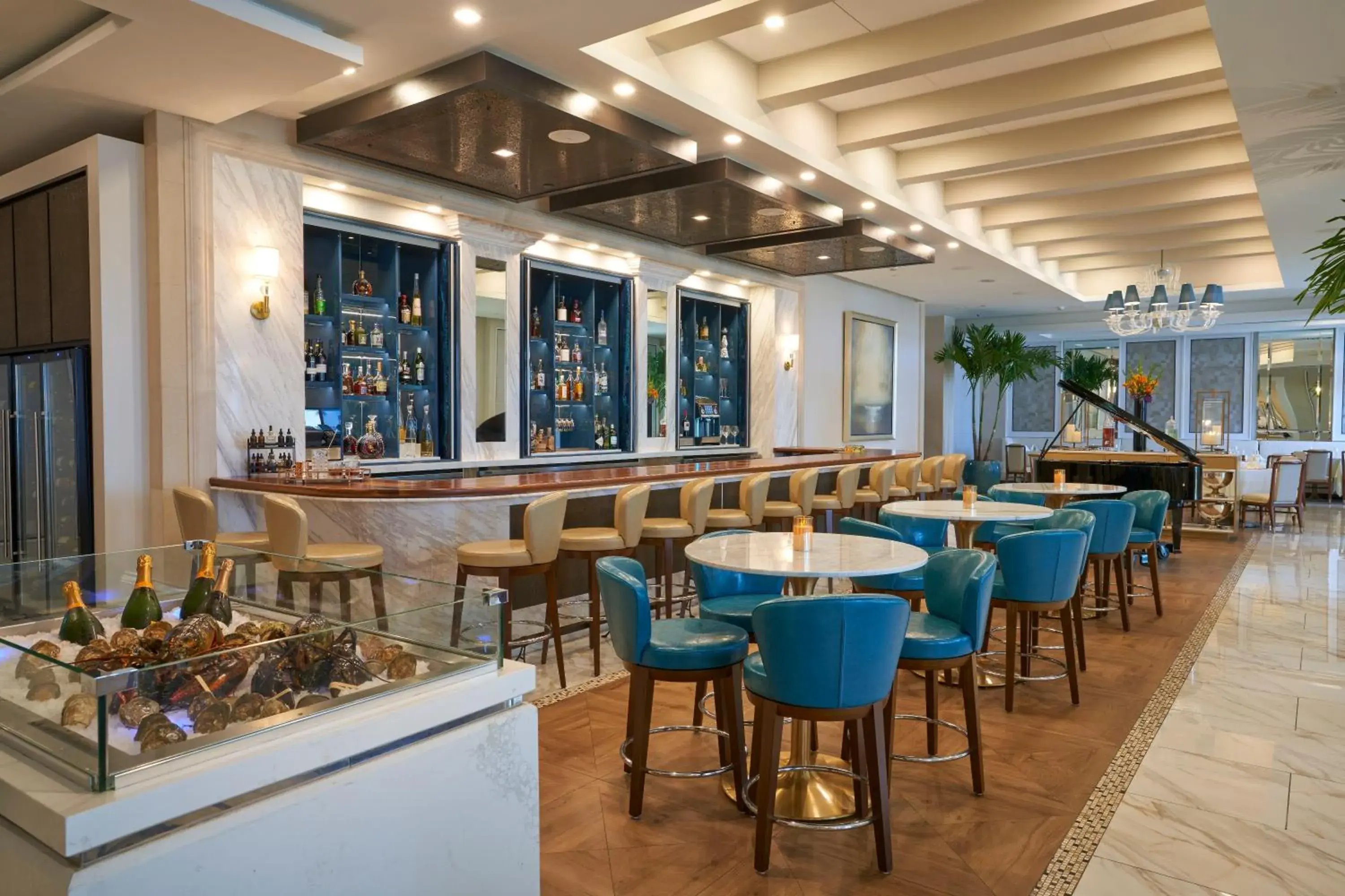 Lounge or bar in Eau Palm Beach Resort & Spa Lounge or bar in Eau Palm Beach Resort & Spa