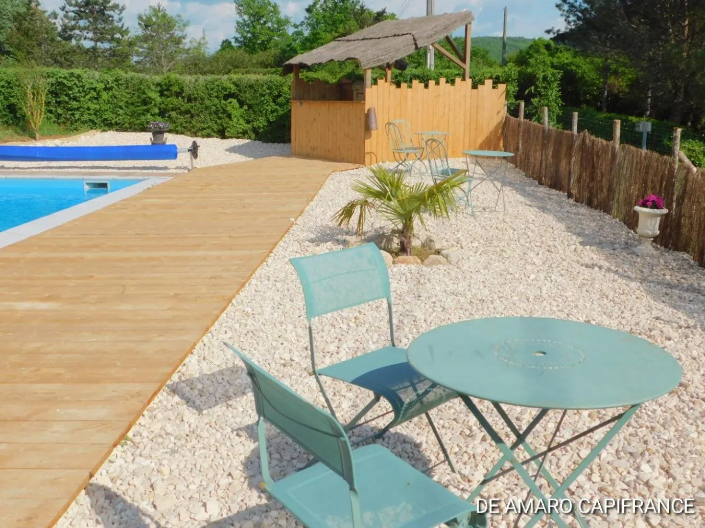 Pool view in Le Puits de Garival