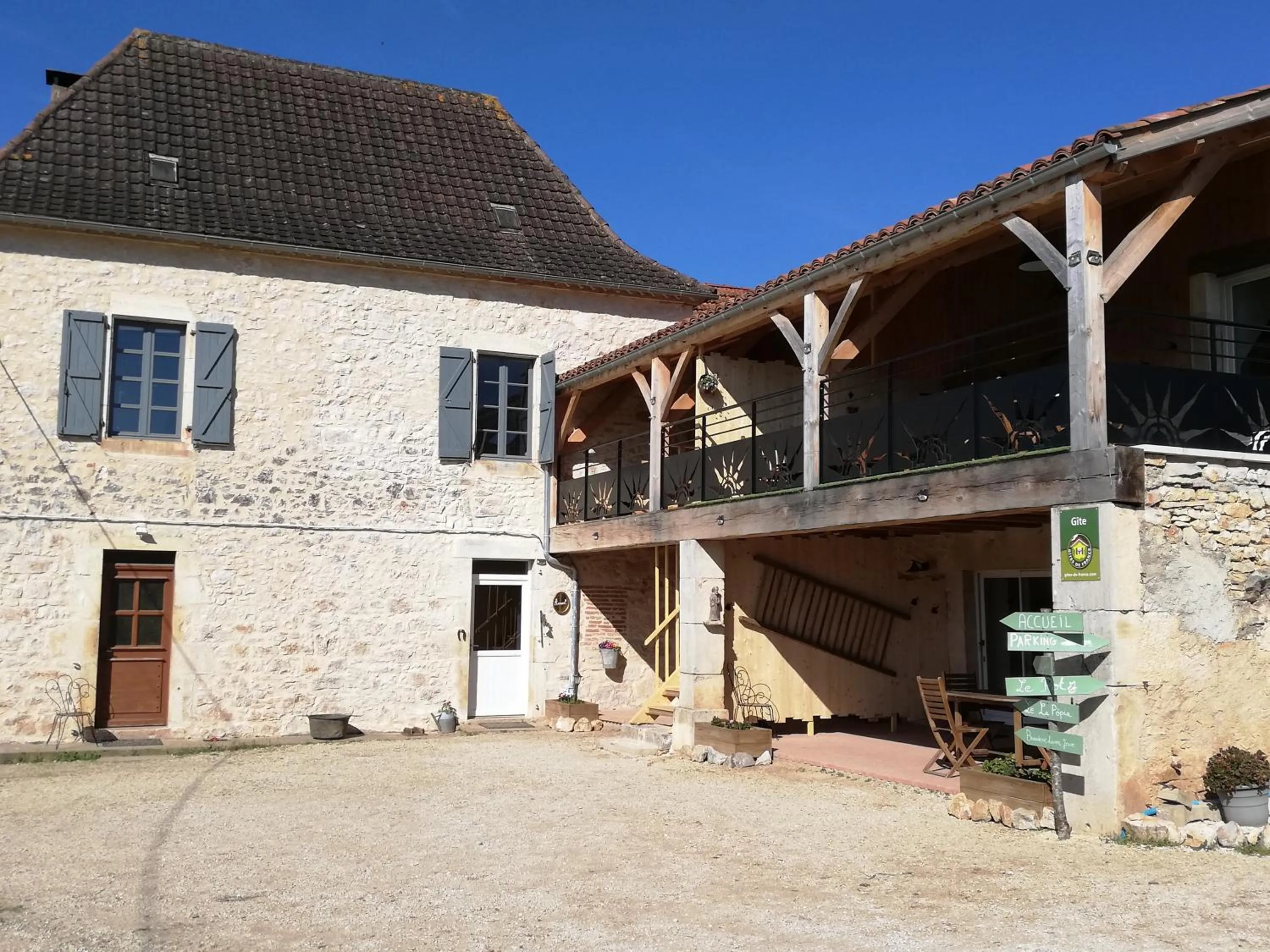 Property building in Le Puits de Garival