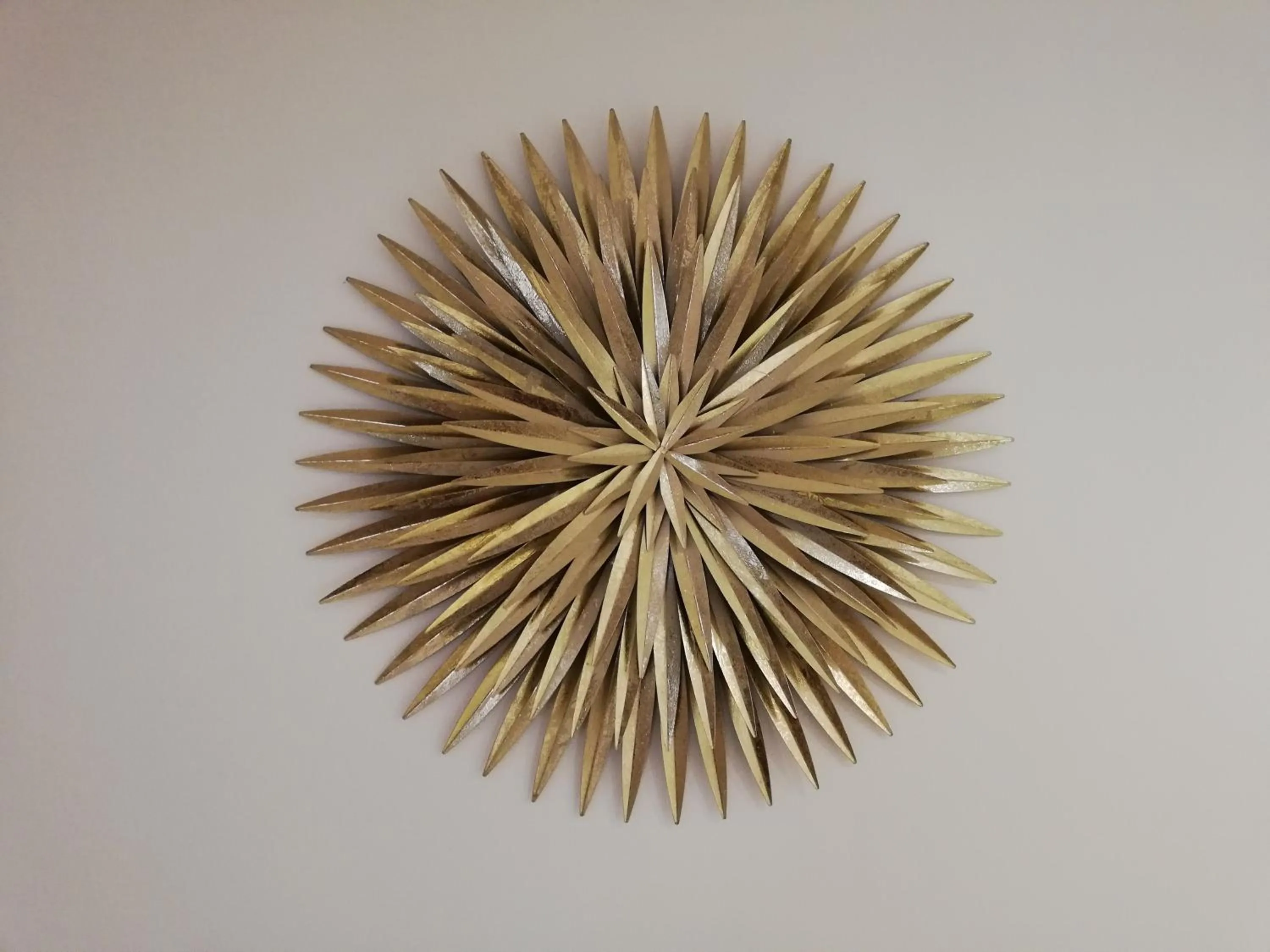 Decorative detail in Le Puits de Garival