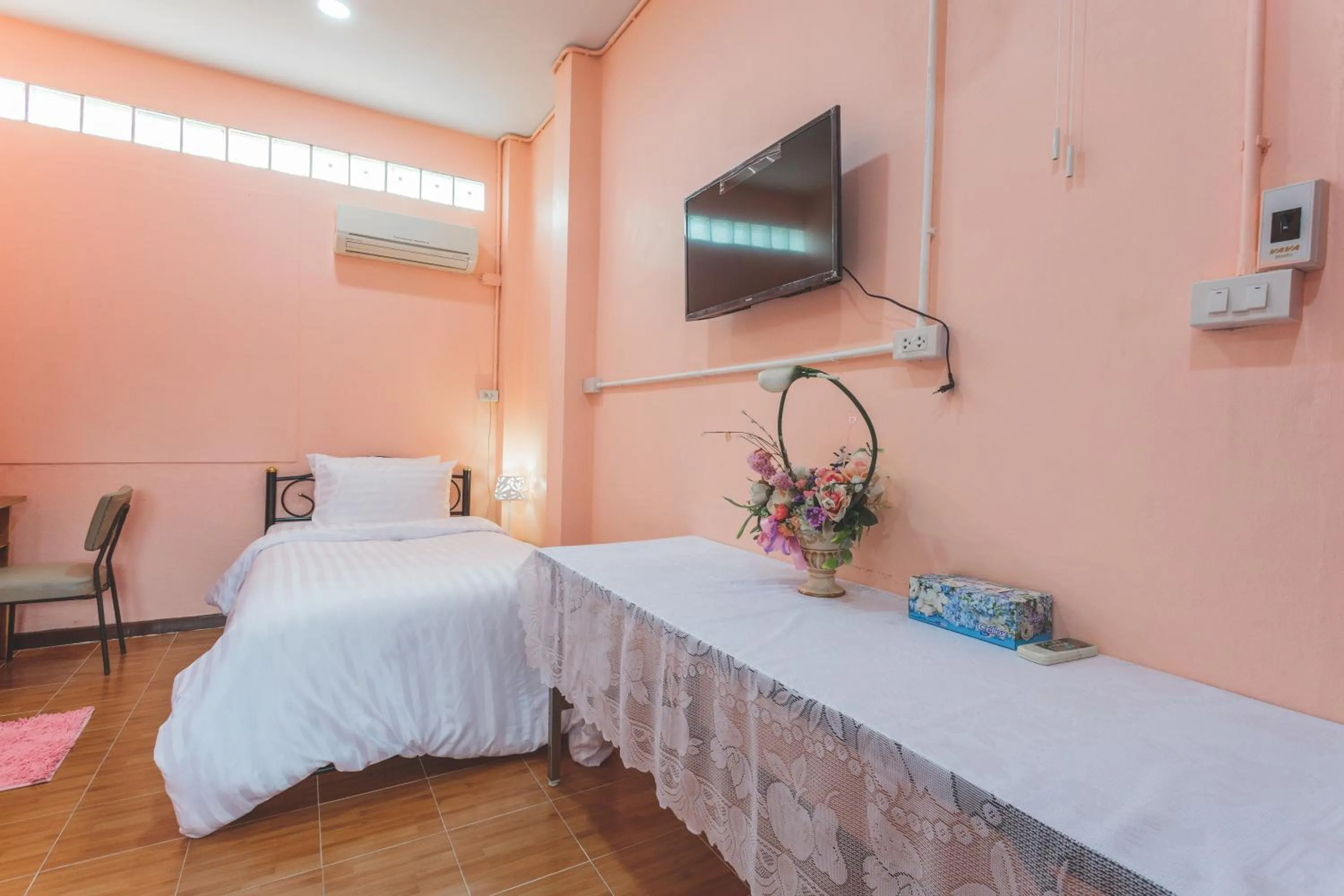 Twin Room with Private Bathroom in Gaiwandhanat Homestay