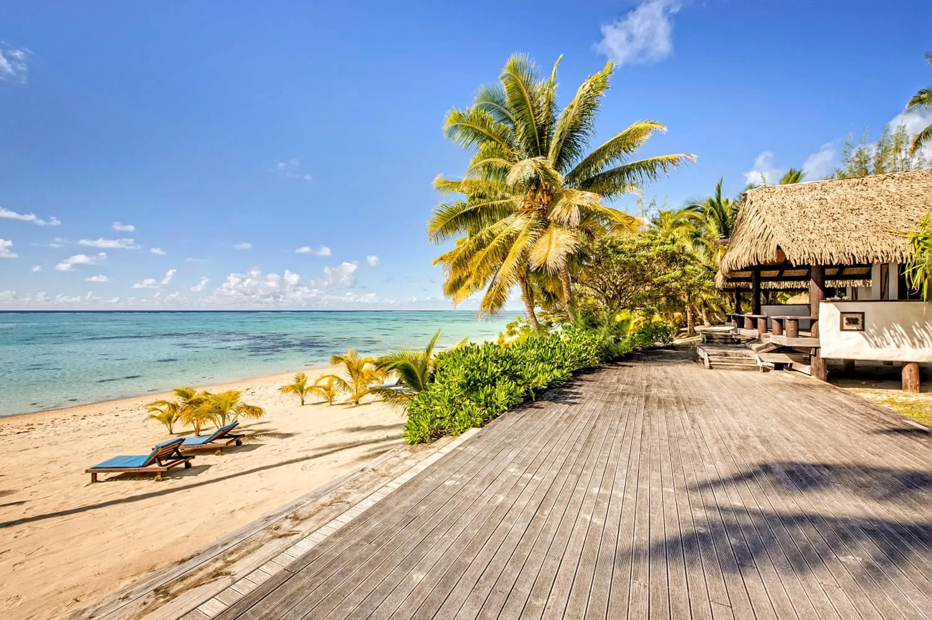 One-Bedroom Bungalow - Beach Front in Tamanu Beach One-Bedroom Bungalow - Beach Front in Tamanu Beach