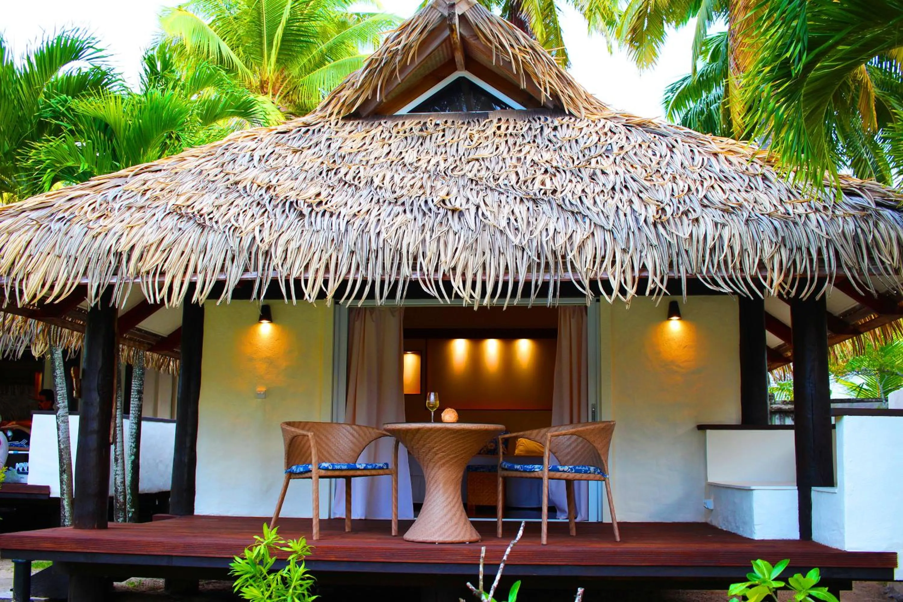 Dining area in Tamanu Beach