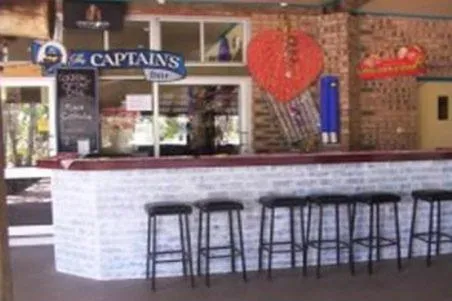 Restaurant/places to eat in Halliday Bay Resort