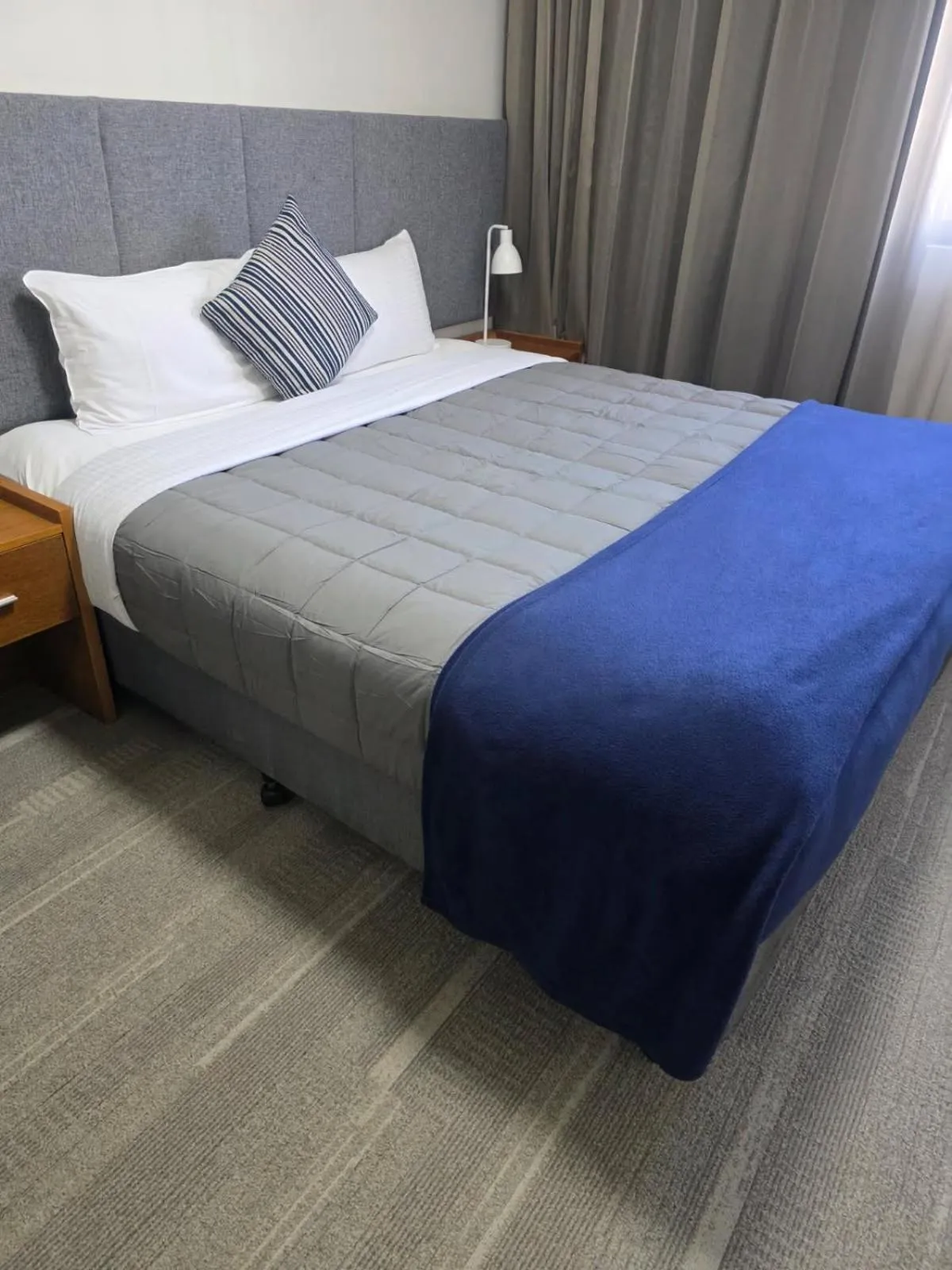 Bed in MainStay Suites Mackay