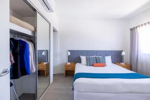 Bed in MainStay Suites Mackay
