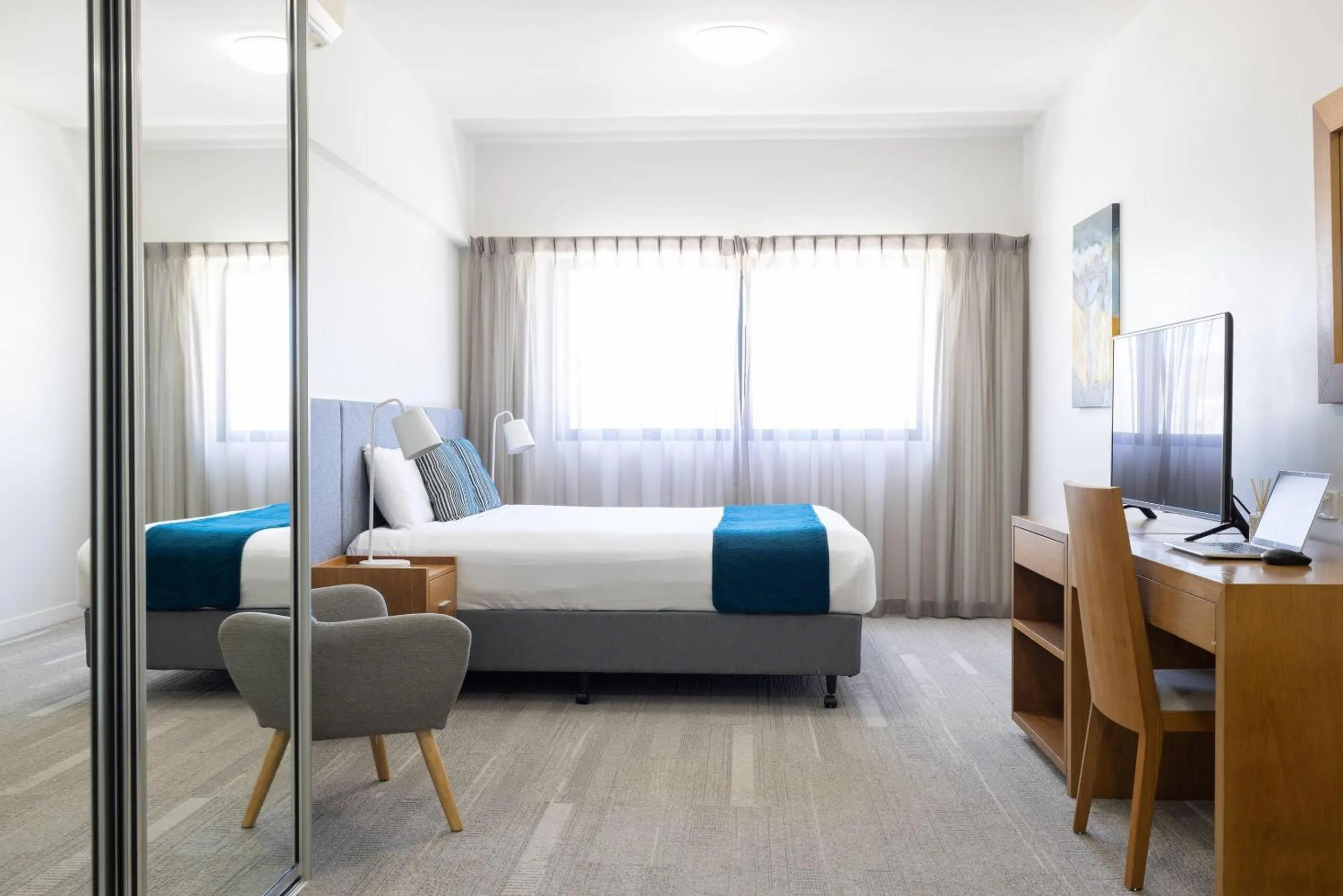 Bedroom, Bed in MainStay Suites Mackay