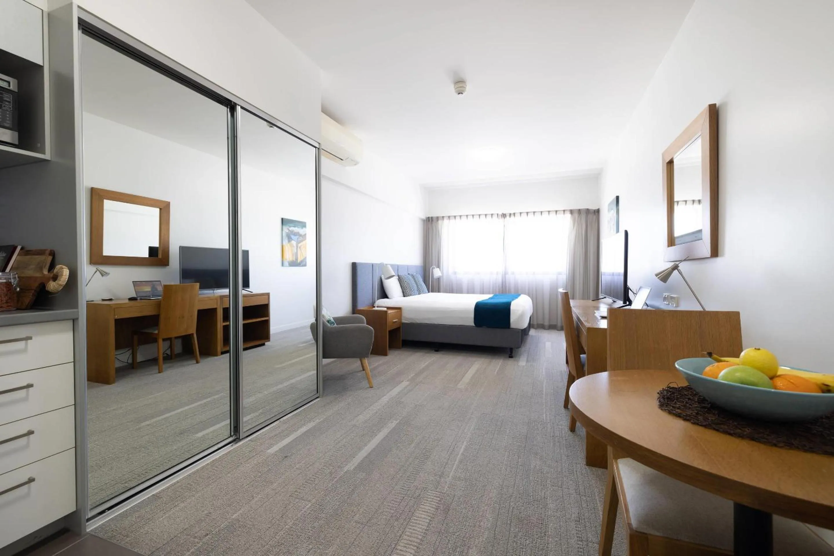 Bedroom, Bed in MainStay Suites Mackay