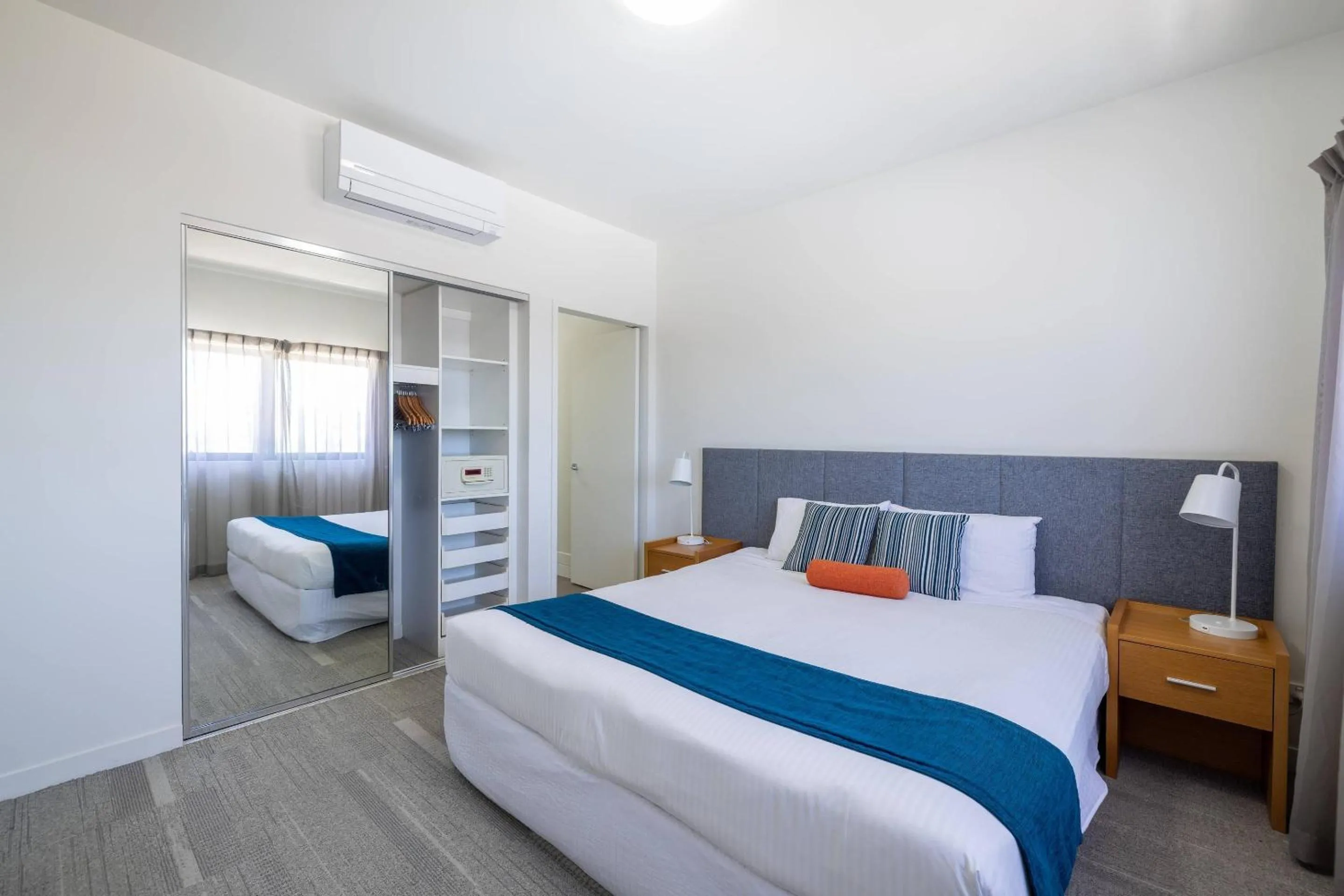 Bedroom, Bed in MainStay Suites Mackay