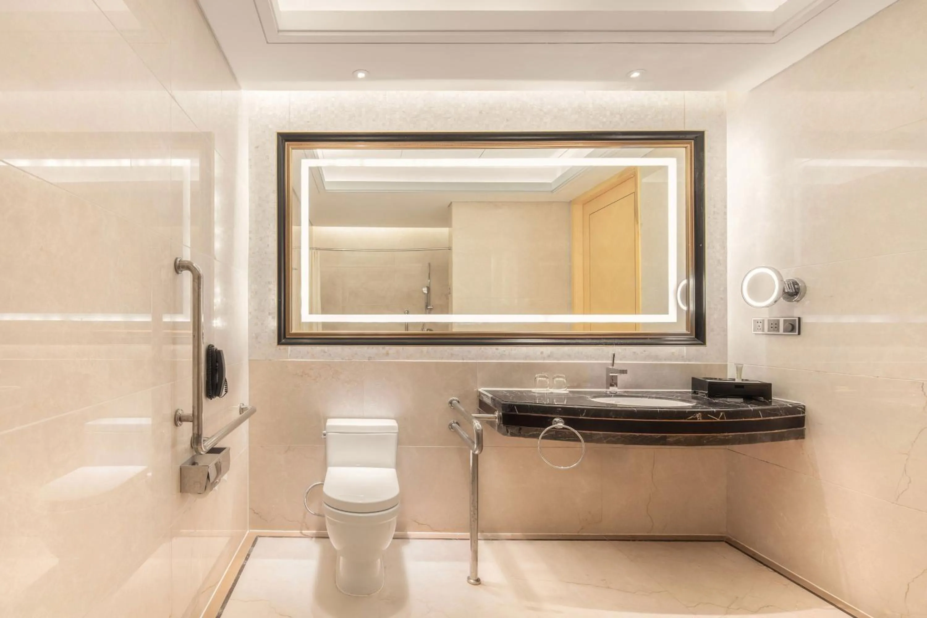 Bathroom in Le Meridien Yixing Hotel