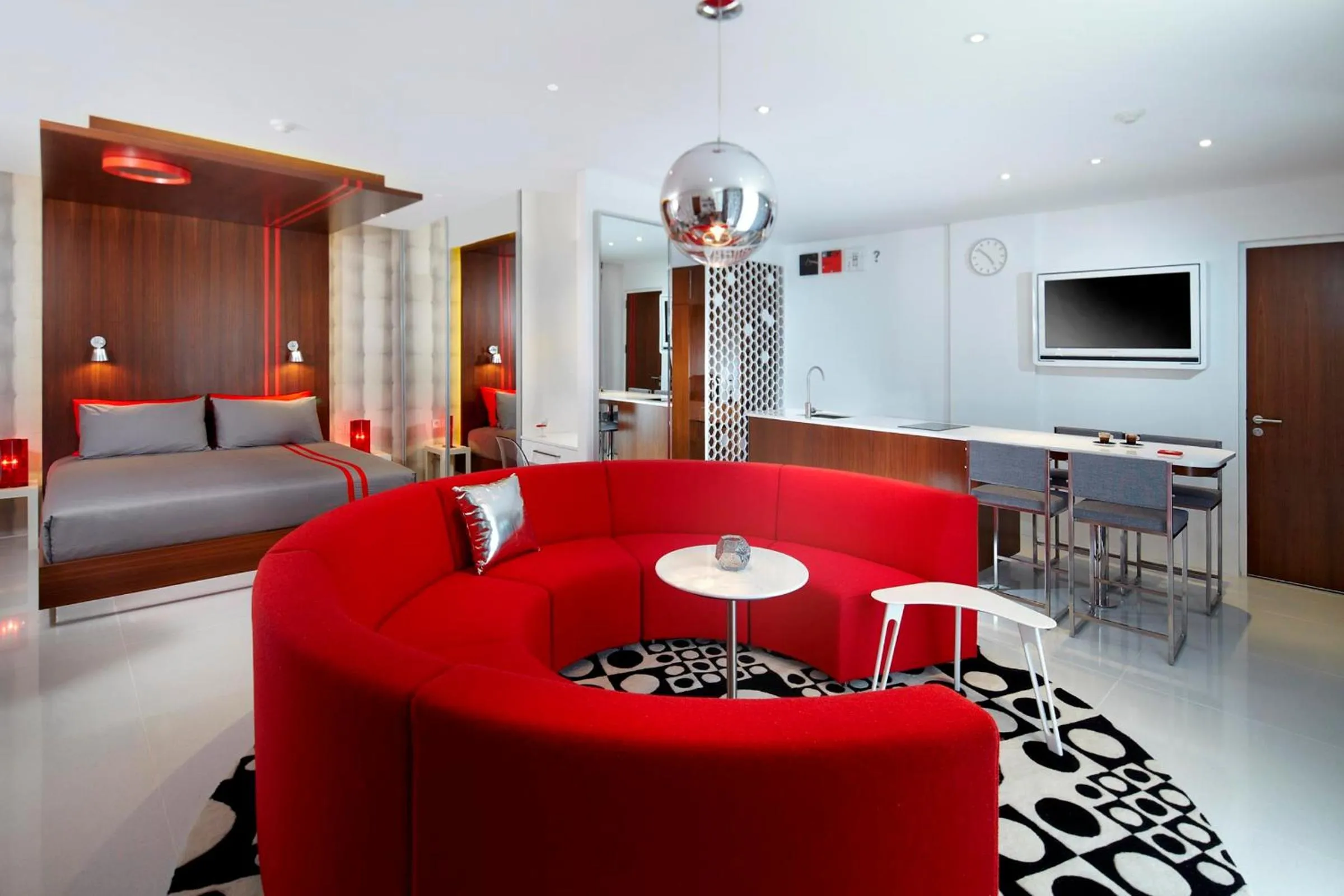Photo of the whole room in Chill Hotel Seminyak