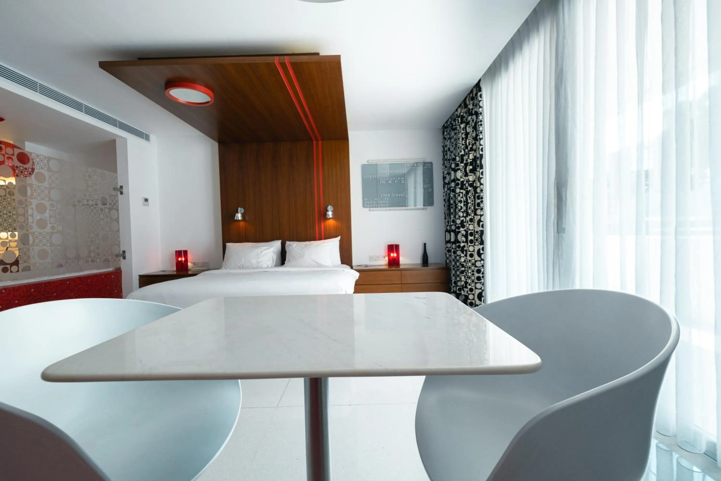 Dining area, Bed in Chill Hotel Seminyak