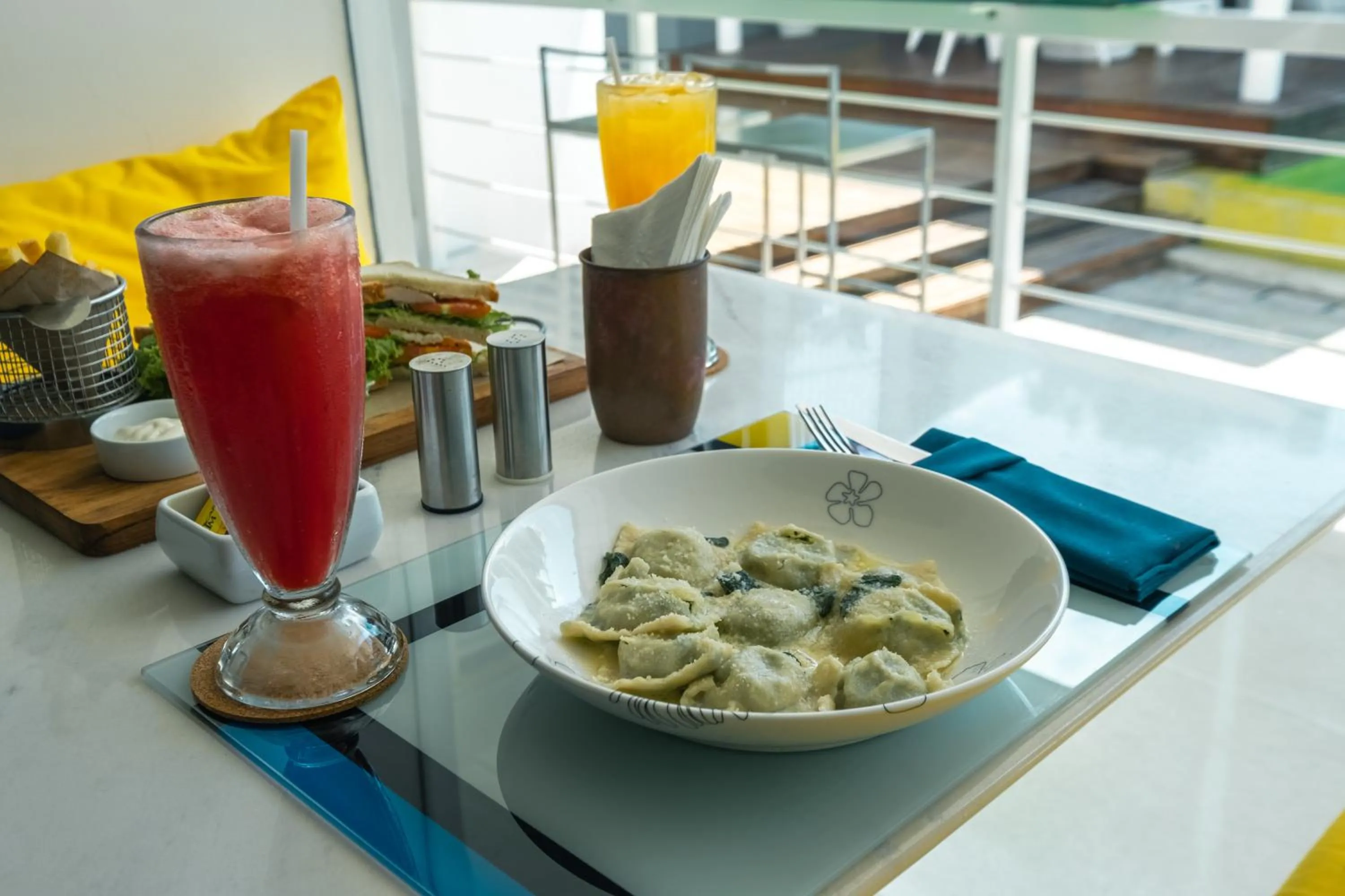Food and drinks in Chill Hotel Seminyak