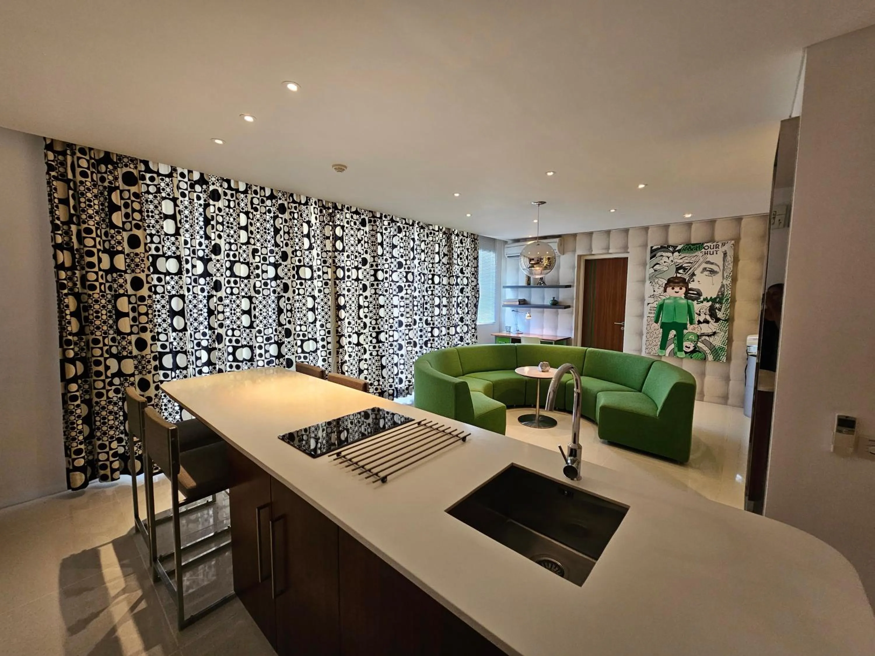 Photo of the whole room in Chill Hotel Seminyak