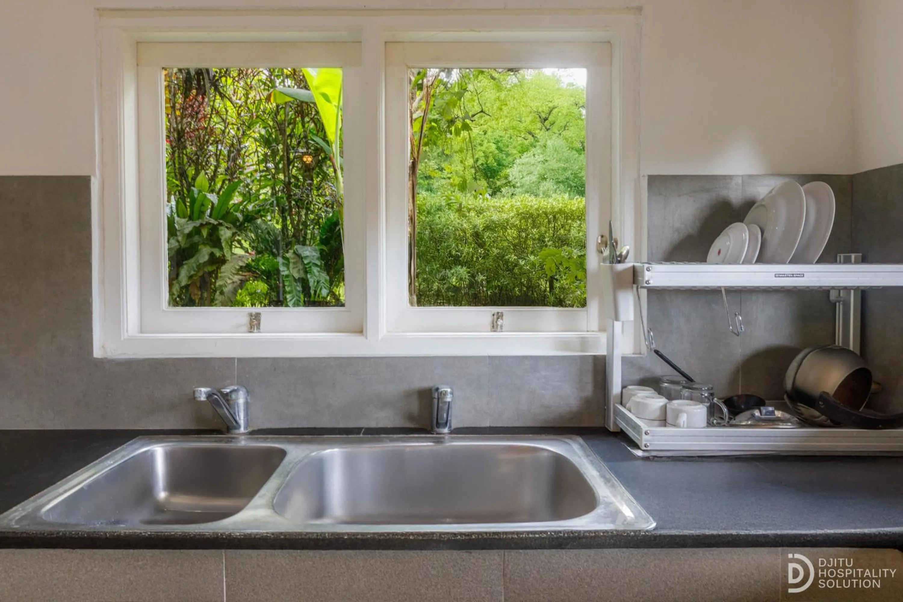 Kitchen or kitchenette in Taman Indrakila